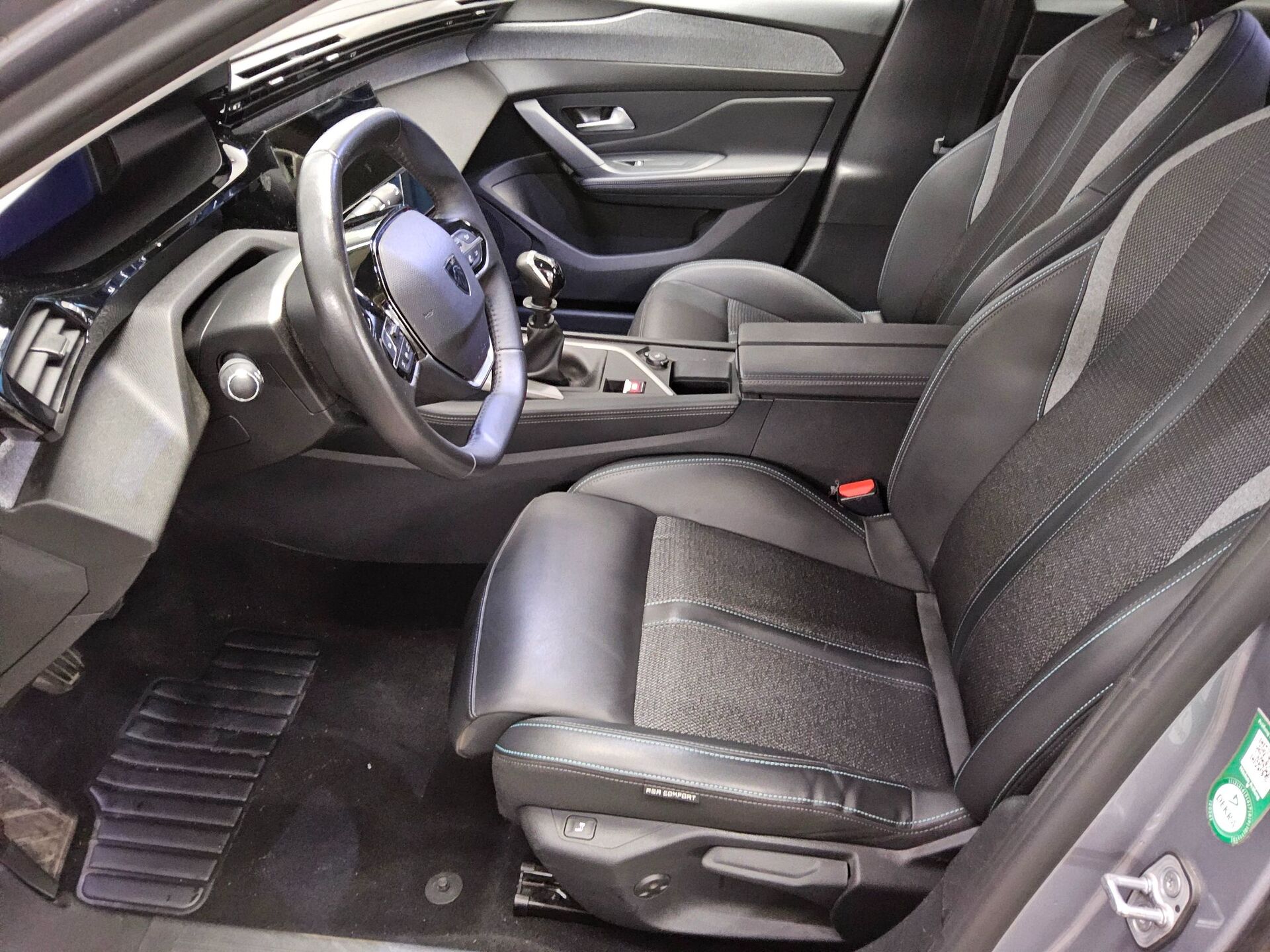 Peugeot 308 1.5 BlueHDI Allure T-Leder Navi LED Shz RFK 9