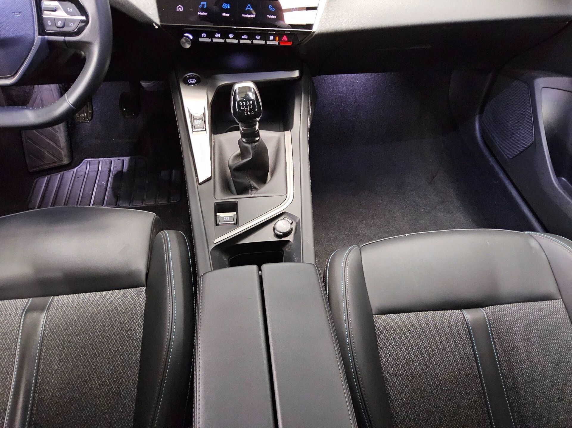 Peugeot 308 1.5 BlueHDI Allure T-Leder Navi LED Shz RFK 6