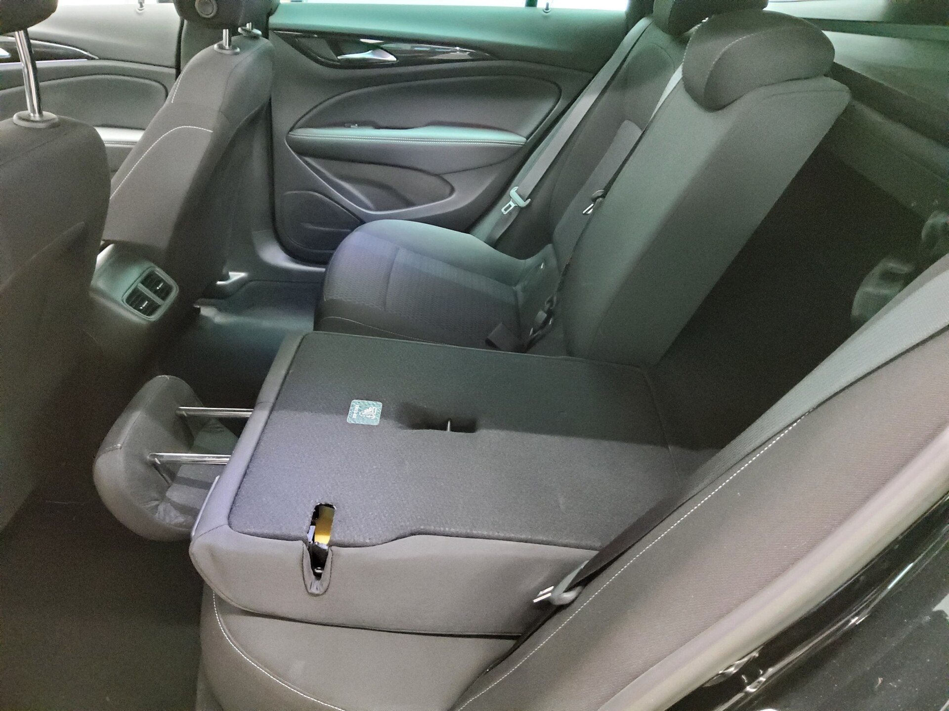 Opel Insignia ST 1.5 D Business Ed. Navi LED Shz 12