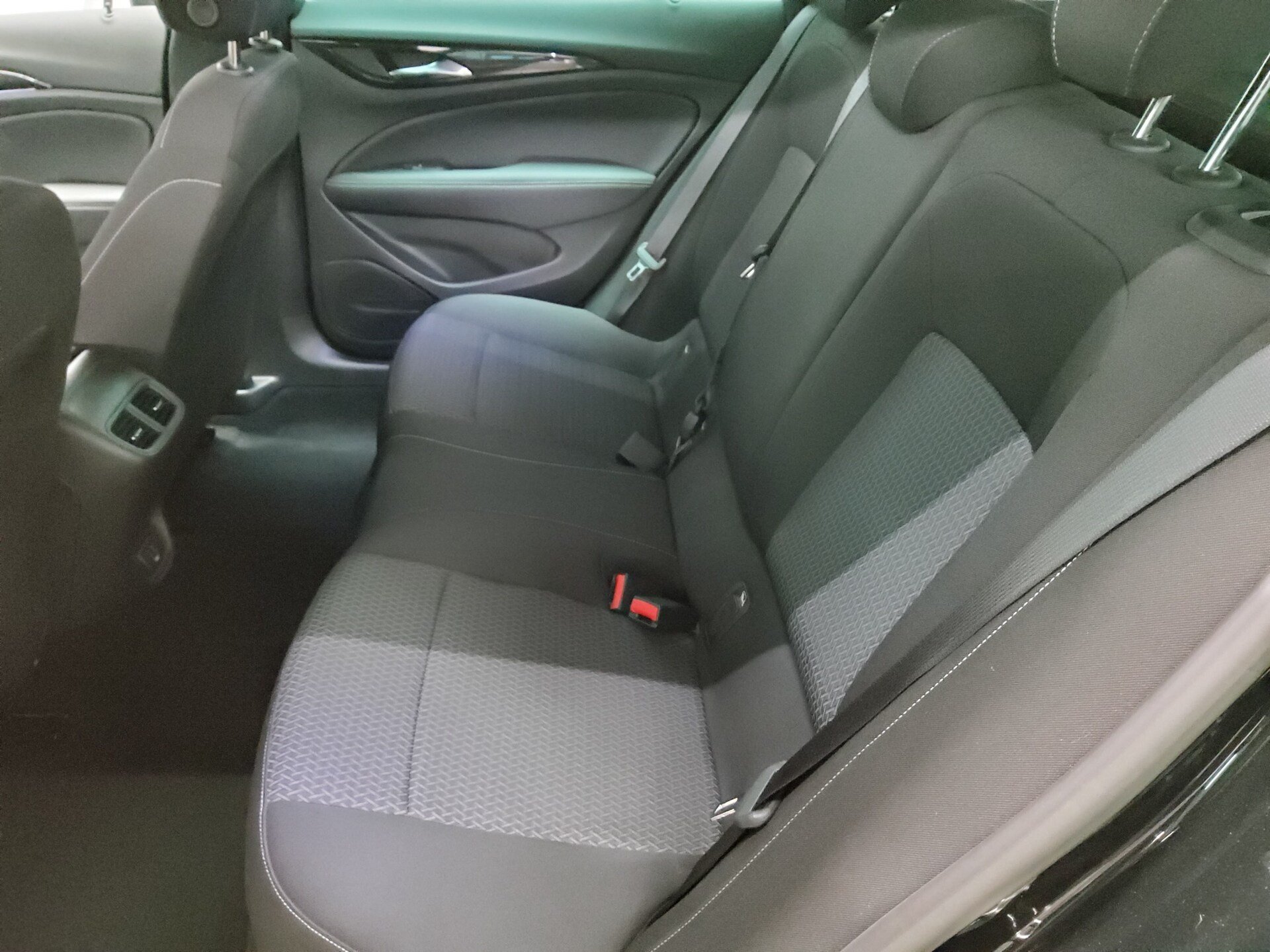Opel Insignia ST 1.5 D Business Ed. Navi LED Shz 13