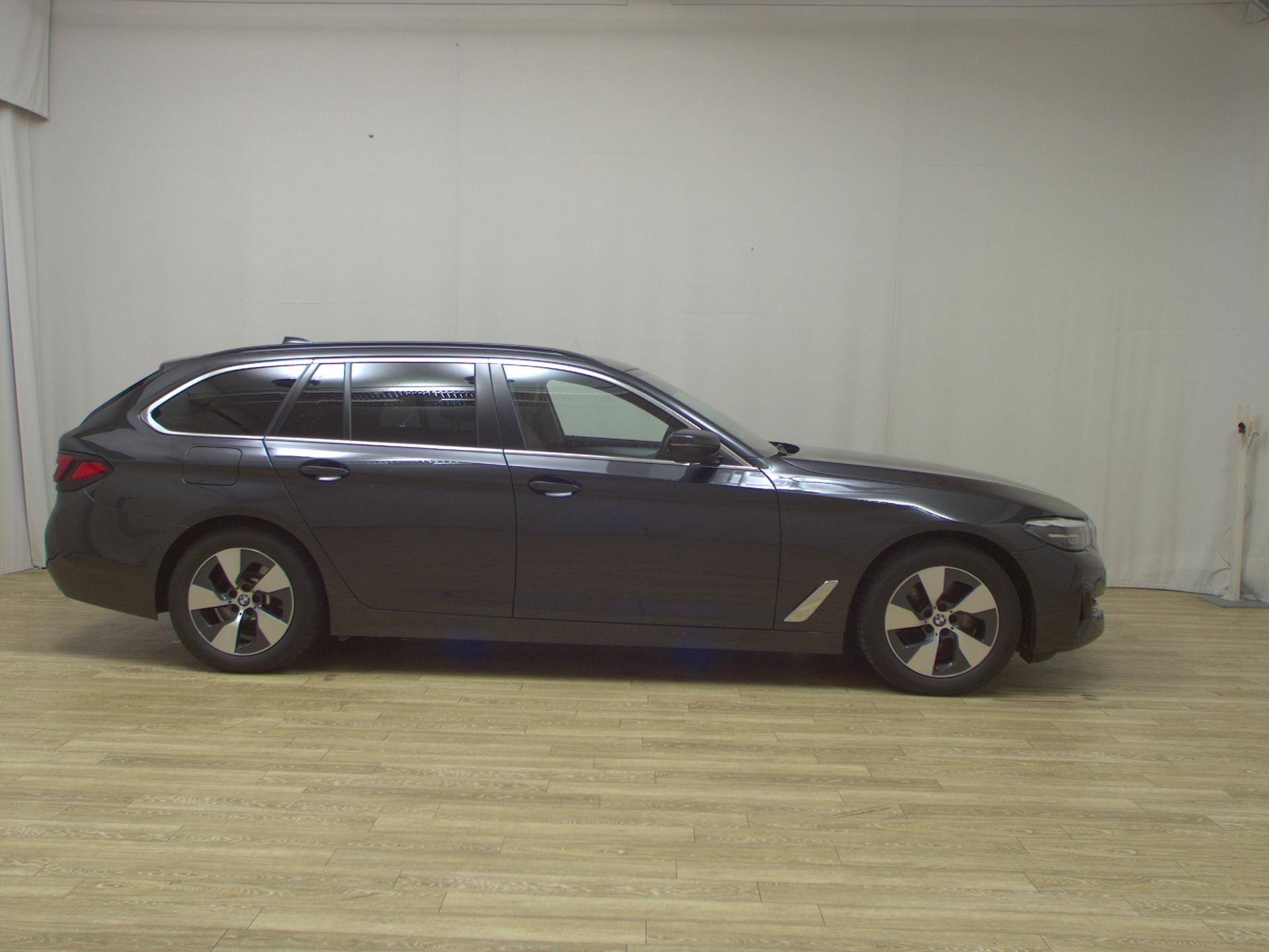BMW 520dA Touring Navi LED LC-Pro Leder Kamera
