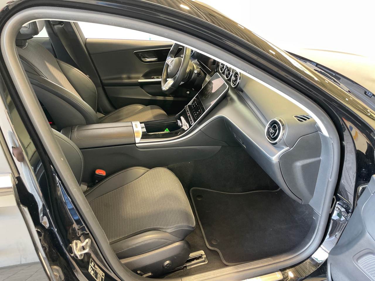 Mercedes-Benz C 220 T d Avantgarde T-Leder NAVI LED SHZ PDC 7