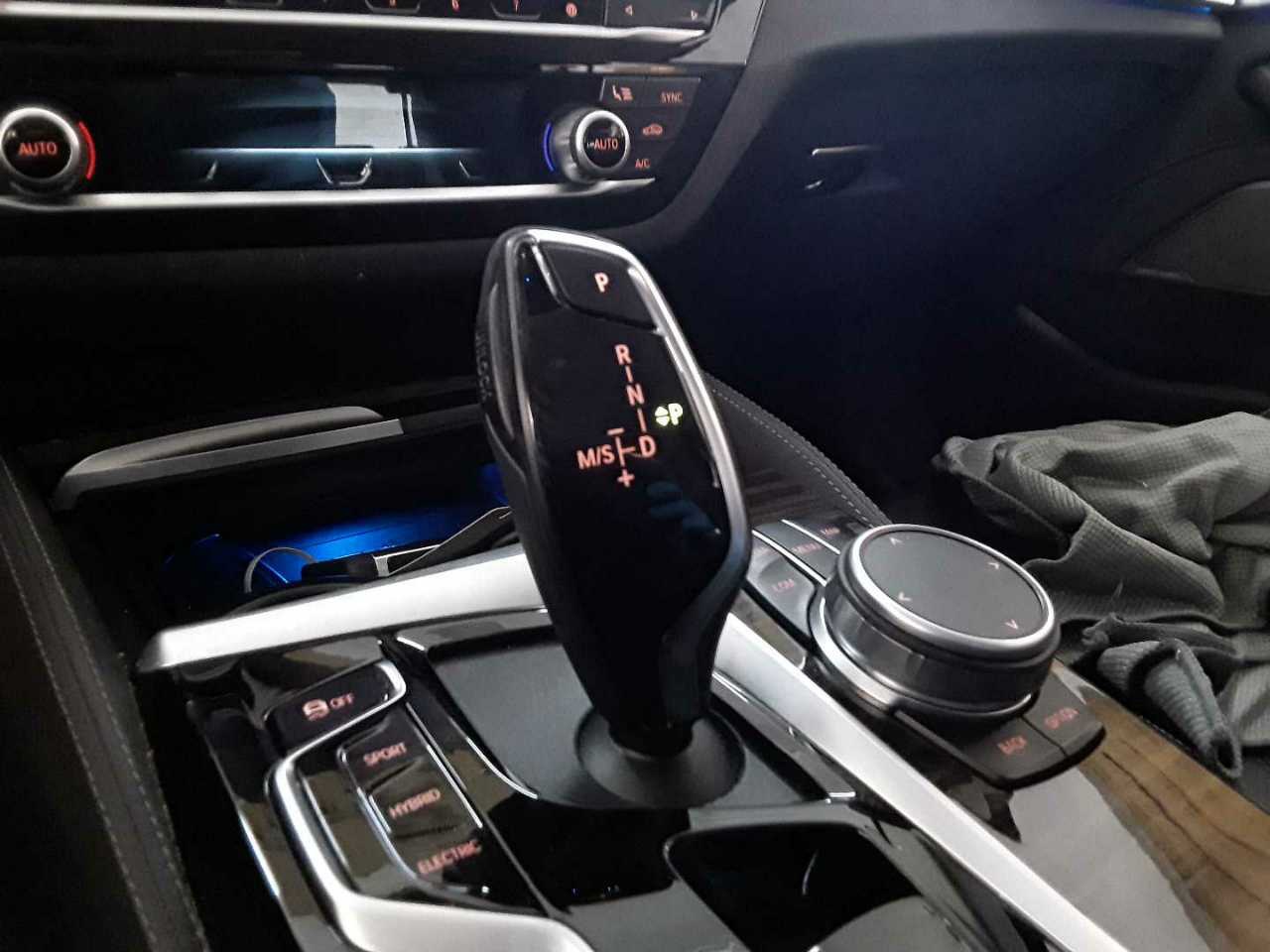 BMW 530e Luxury-Line LEDER KLIMAAUT LED SHZ PDC 10
