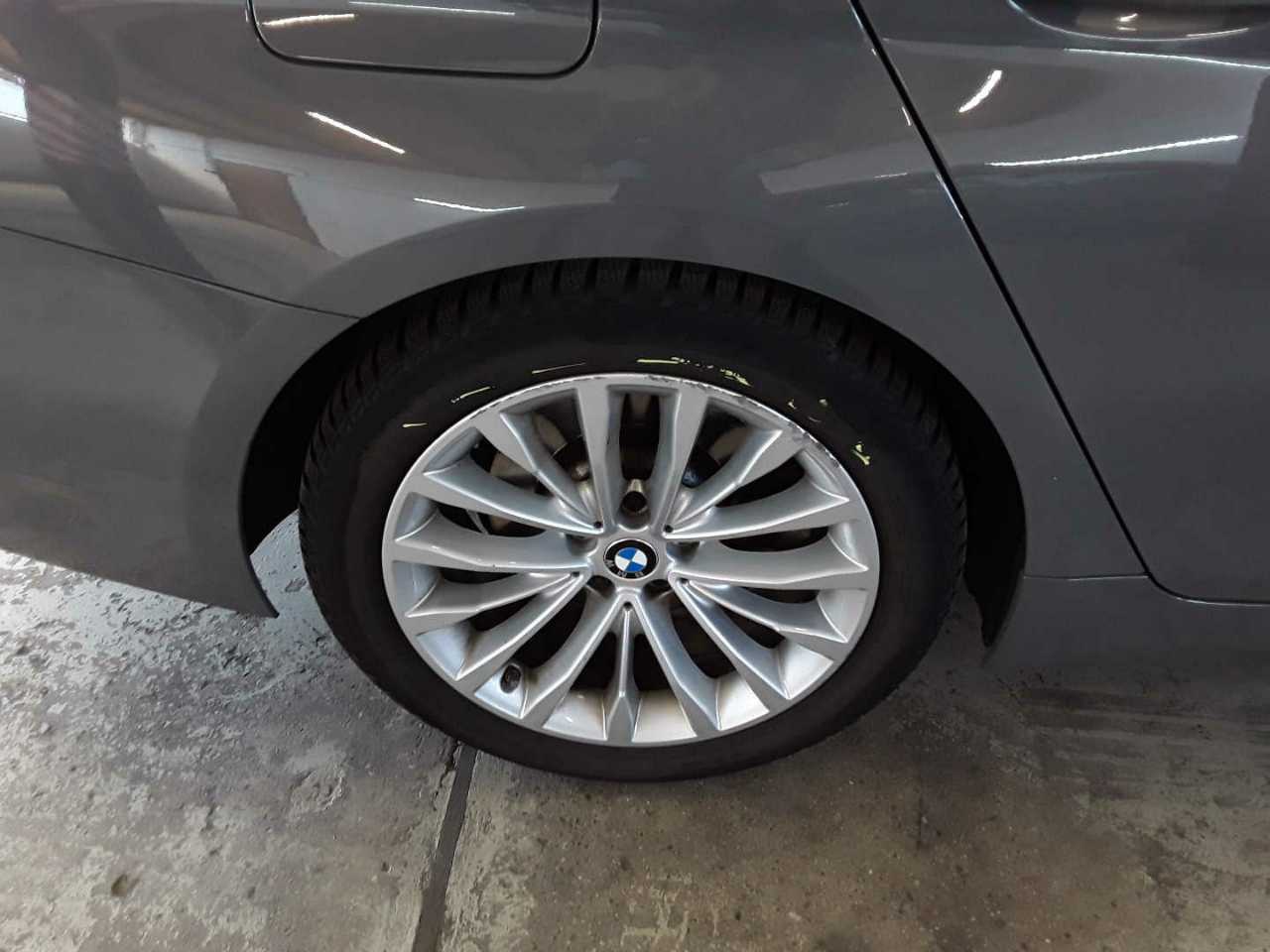 BMW 530e Luxury-Line LEDER KLIMAAUT LED SHZ PDC 12