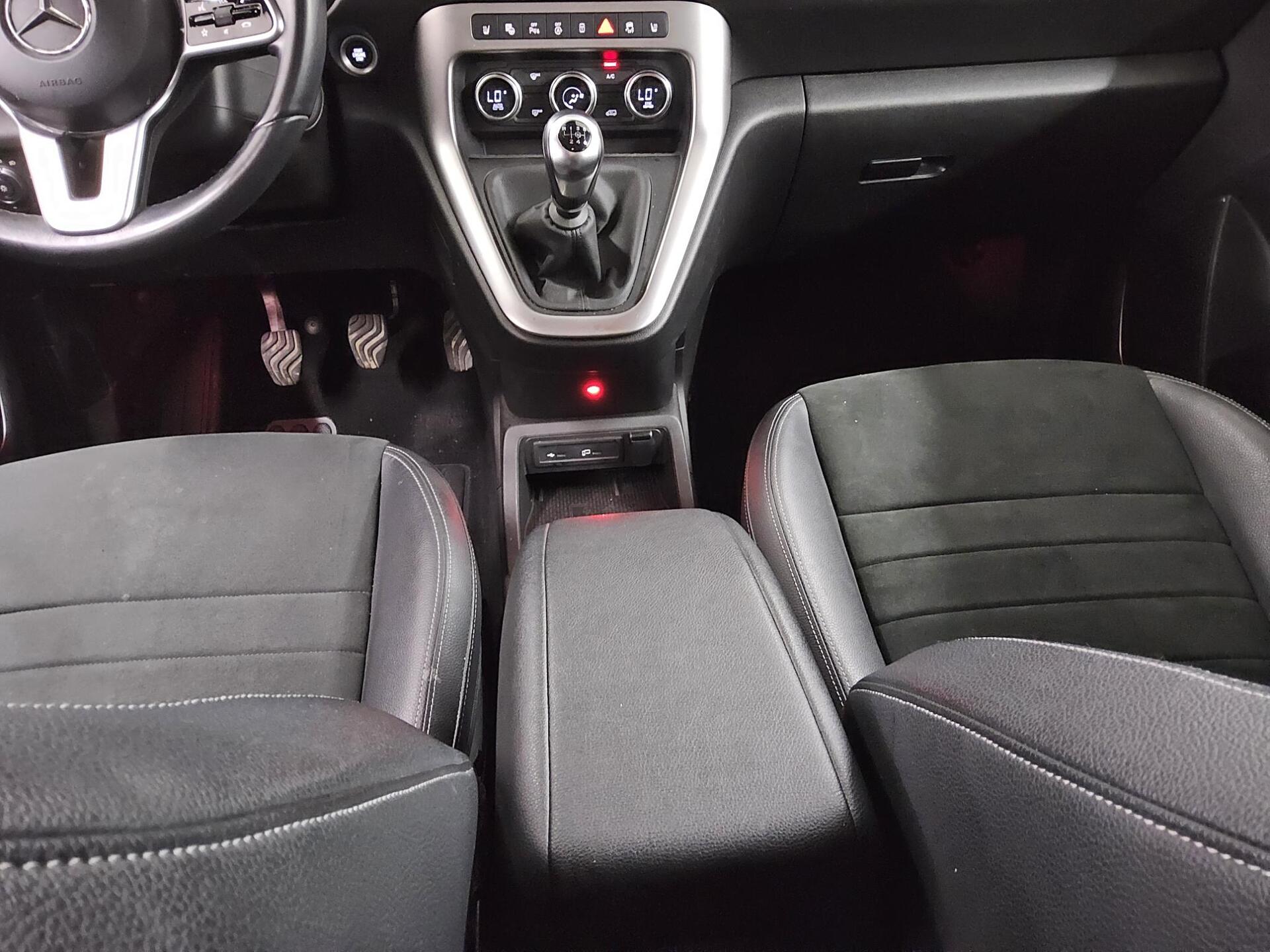 Mercedes-Benz T 180 Progressive T-Leder Navi LED RFK 6