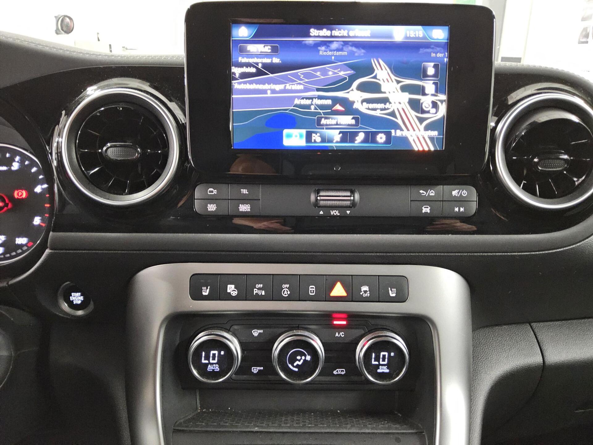 Mercedes-Benz T 180 Progressive T-Leder Navi LED RFK 7