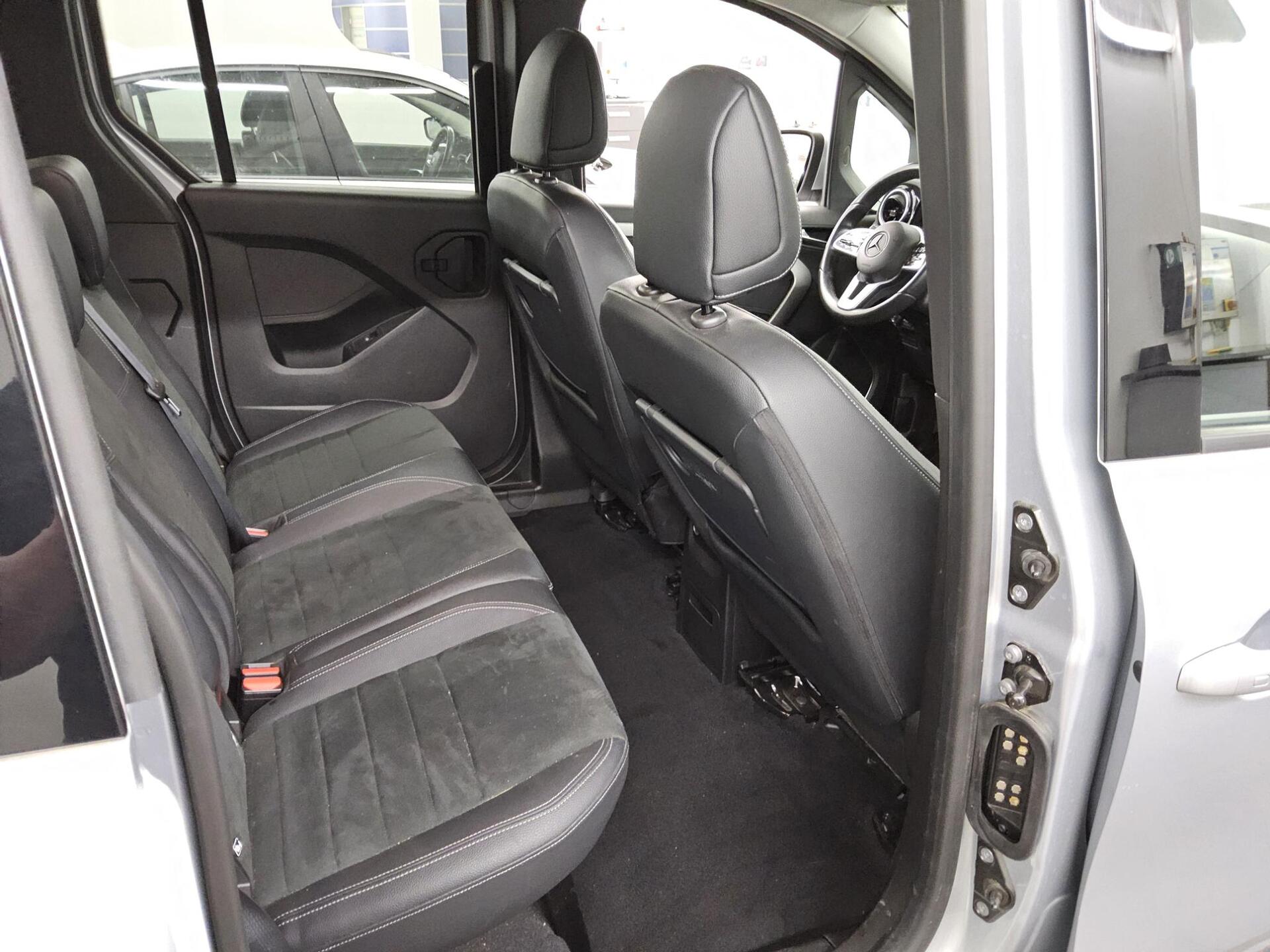 Mercedes-Benz T 180 Progressive T-Leder Navi LED RFK 13