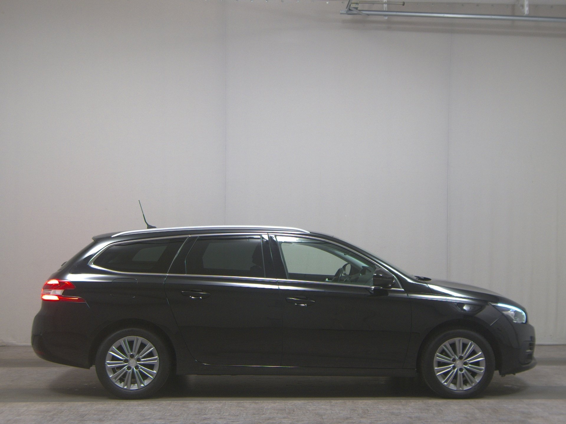 Peugeot 308 1.5 BlueHDI Allure T-Leder Navi RfK Shz PDC