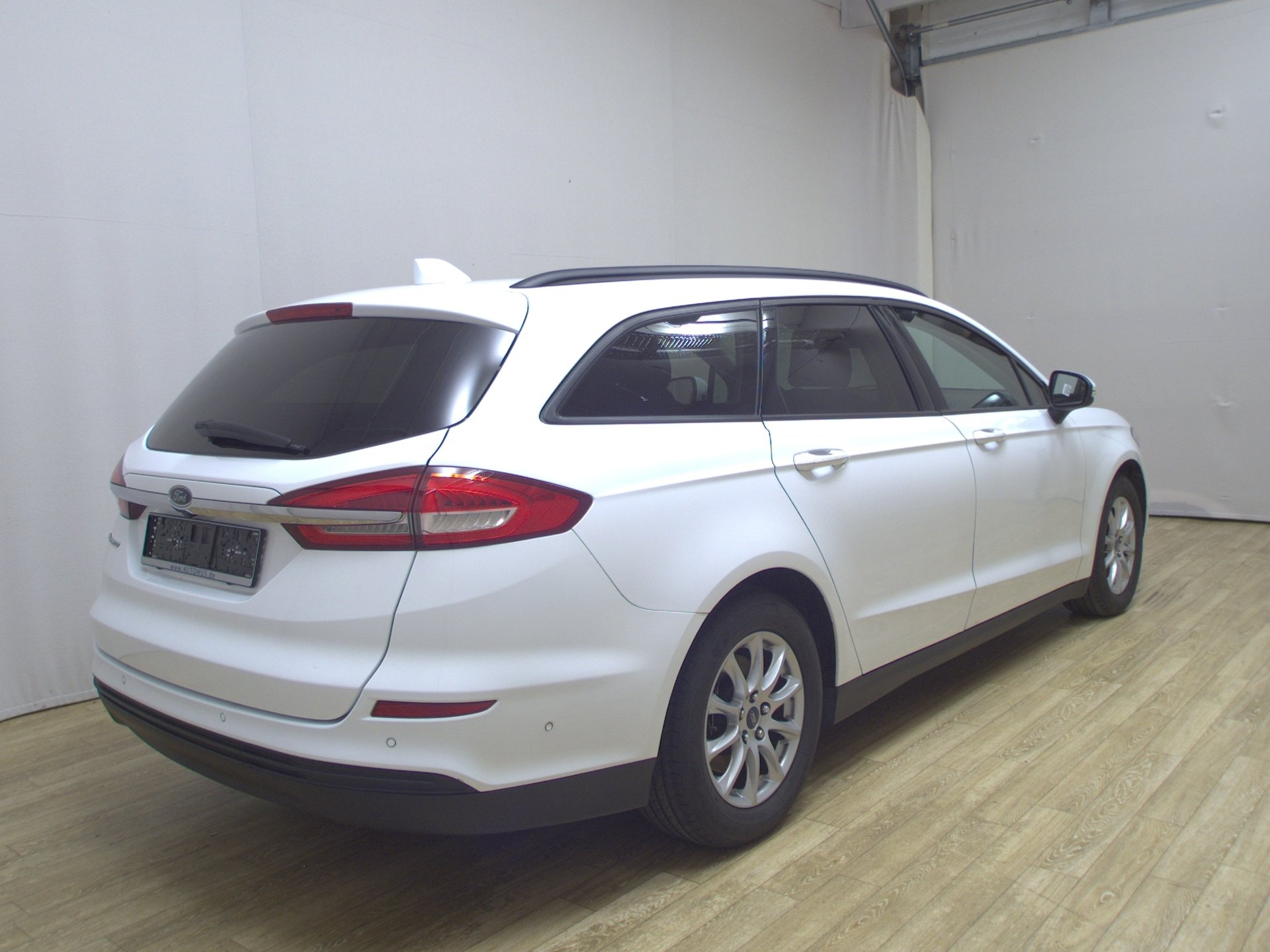 Ford Mondeo Turnier 2.0 EB Trend Navi RFK 4xShz PDC 4
