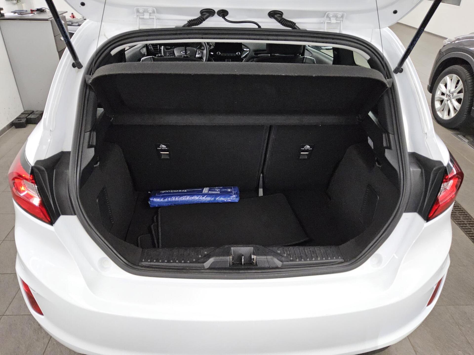 Ford Fiesta 1.1 Cool&Connect Winter Paket PDC 11