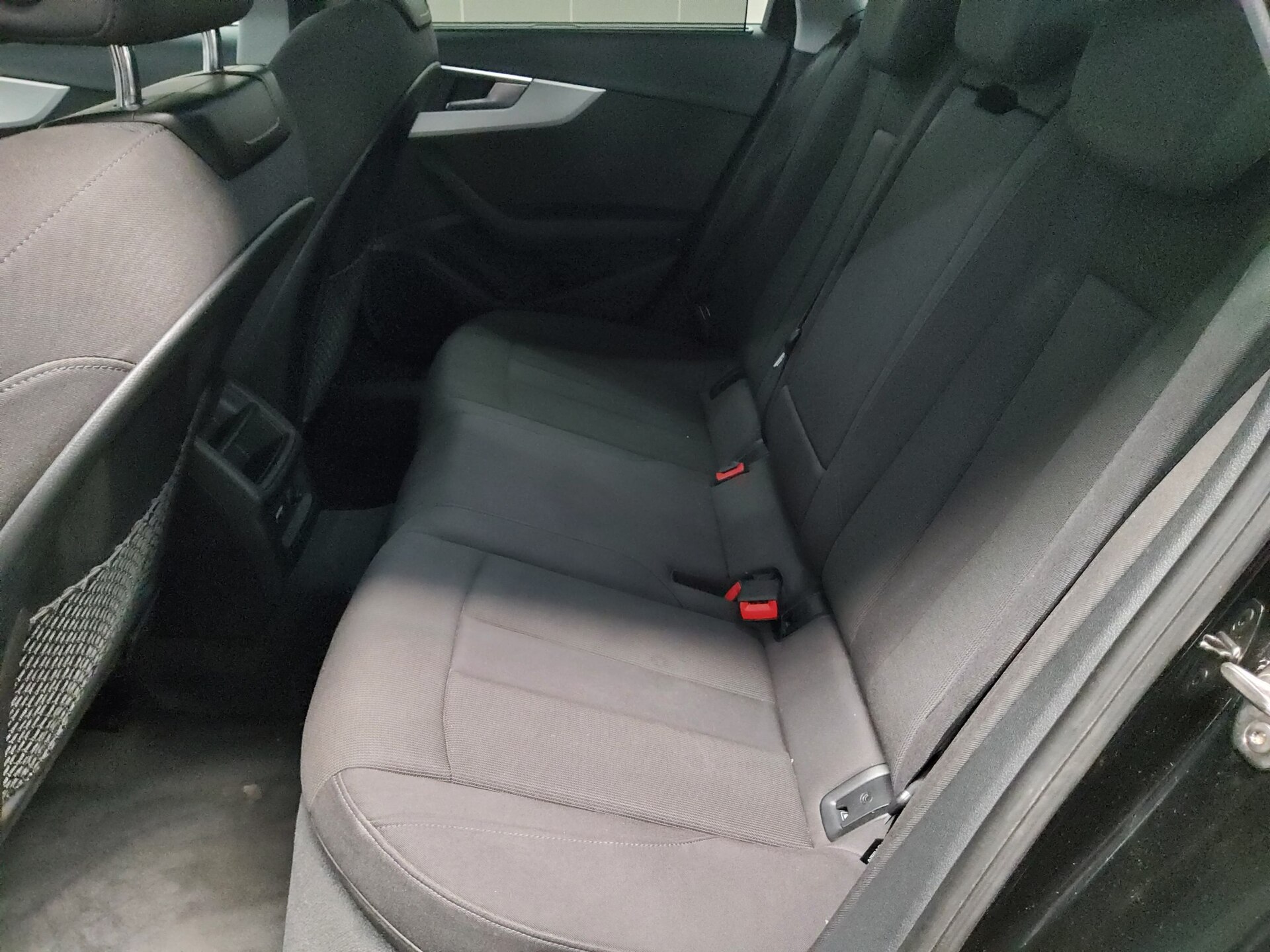 Audi A4 Avant 40 TDI Qu. Navi LED Shz Sportsitze PDC 13
