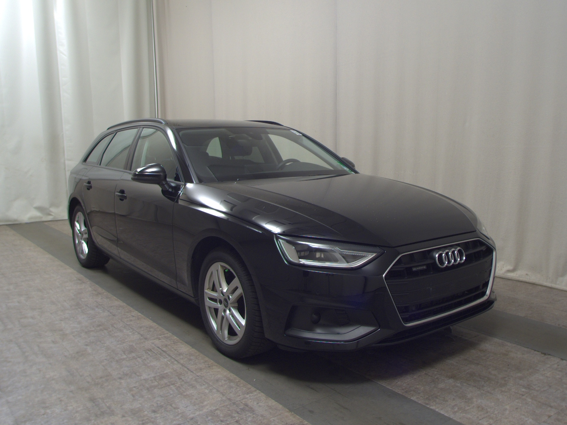 Audi A4 Avant 40 TDI Qu. Navi LED Shz Sportsitze PDC 3