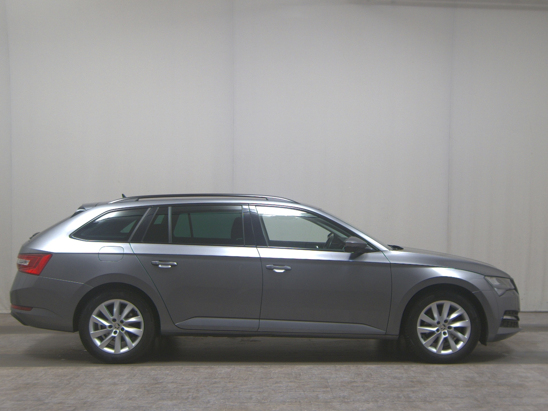 Skoda Superb Kombi 2.0 TDI Style LED vc ACC RfK AHK