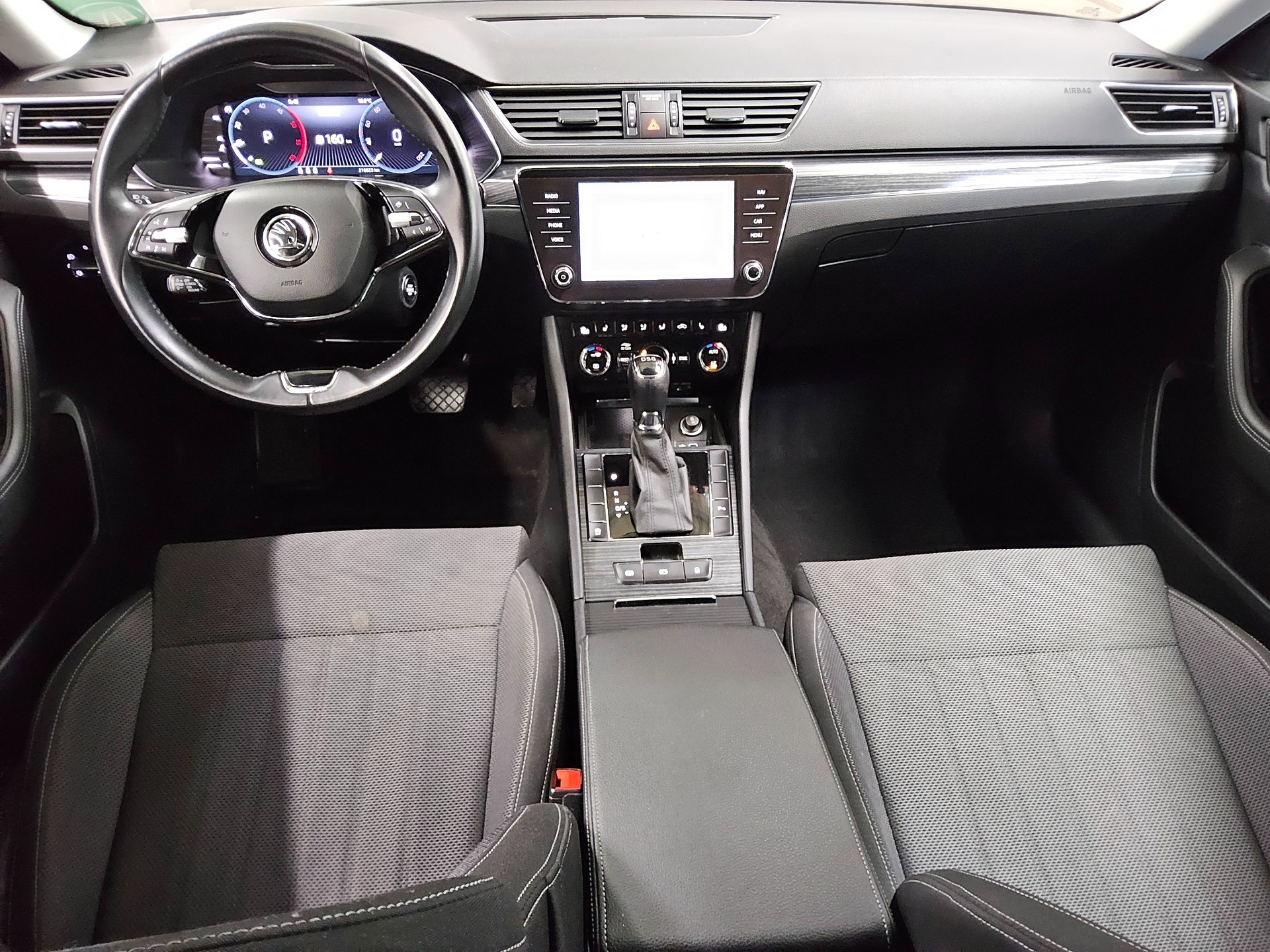 Skoda Superb Kombi 2.0 TDI Style LED vc ACC RfK AHK 5