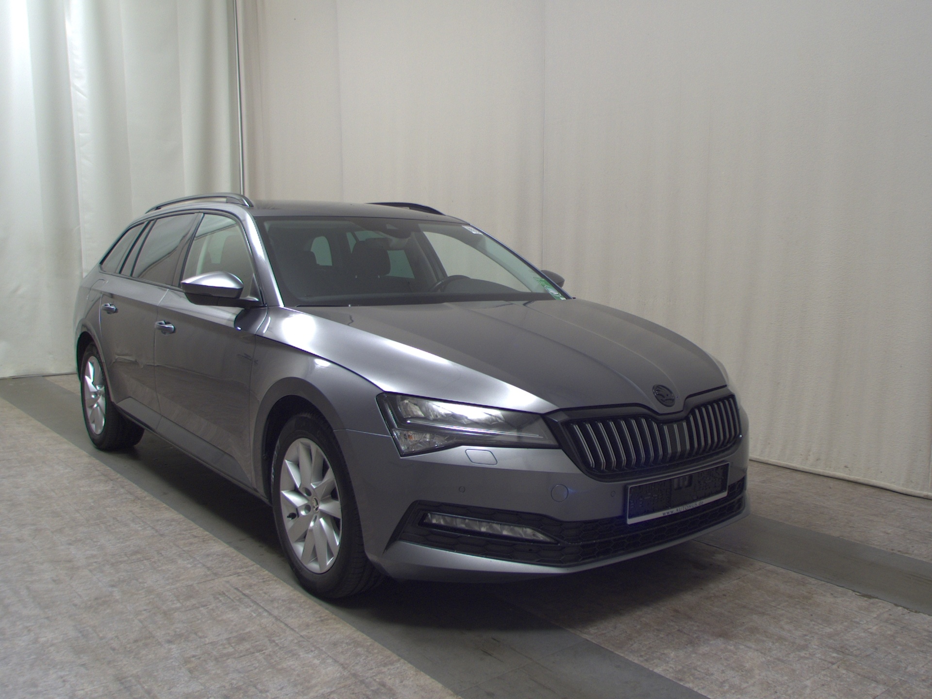 Skoda Superb Kombi 2.0 TDI Style LED vc ACC RfK AHK 3