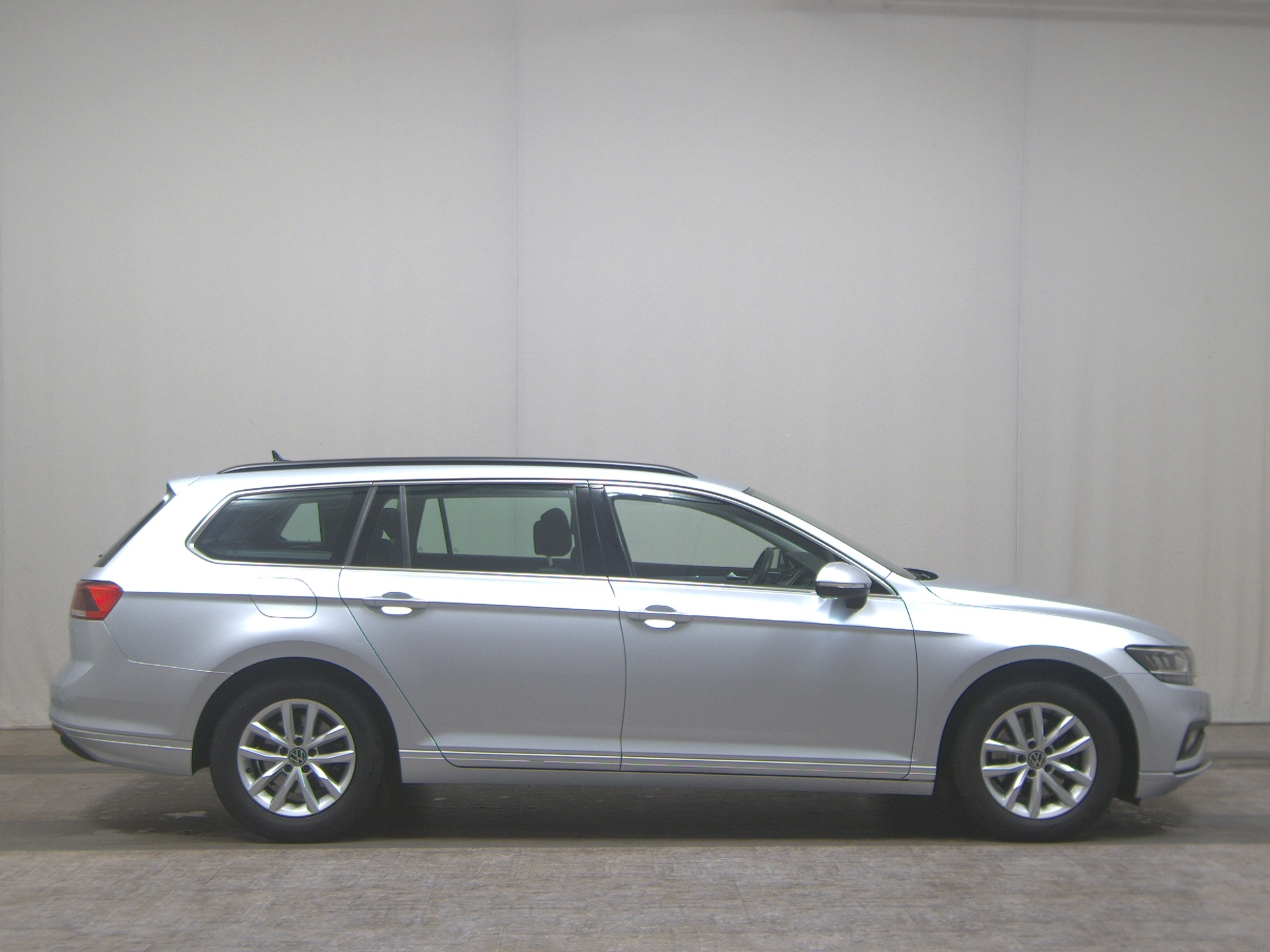 Volkswagen Passat Var. 2.0 TDI Business Navi LED RFK ACC