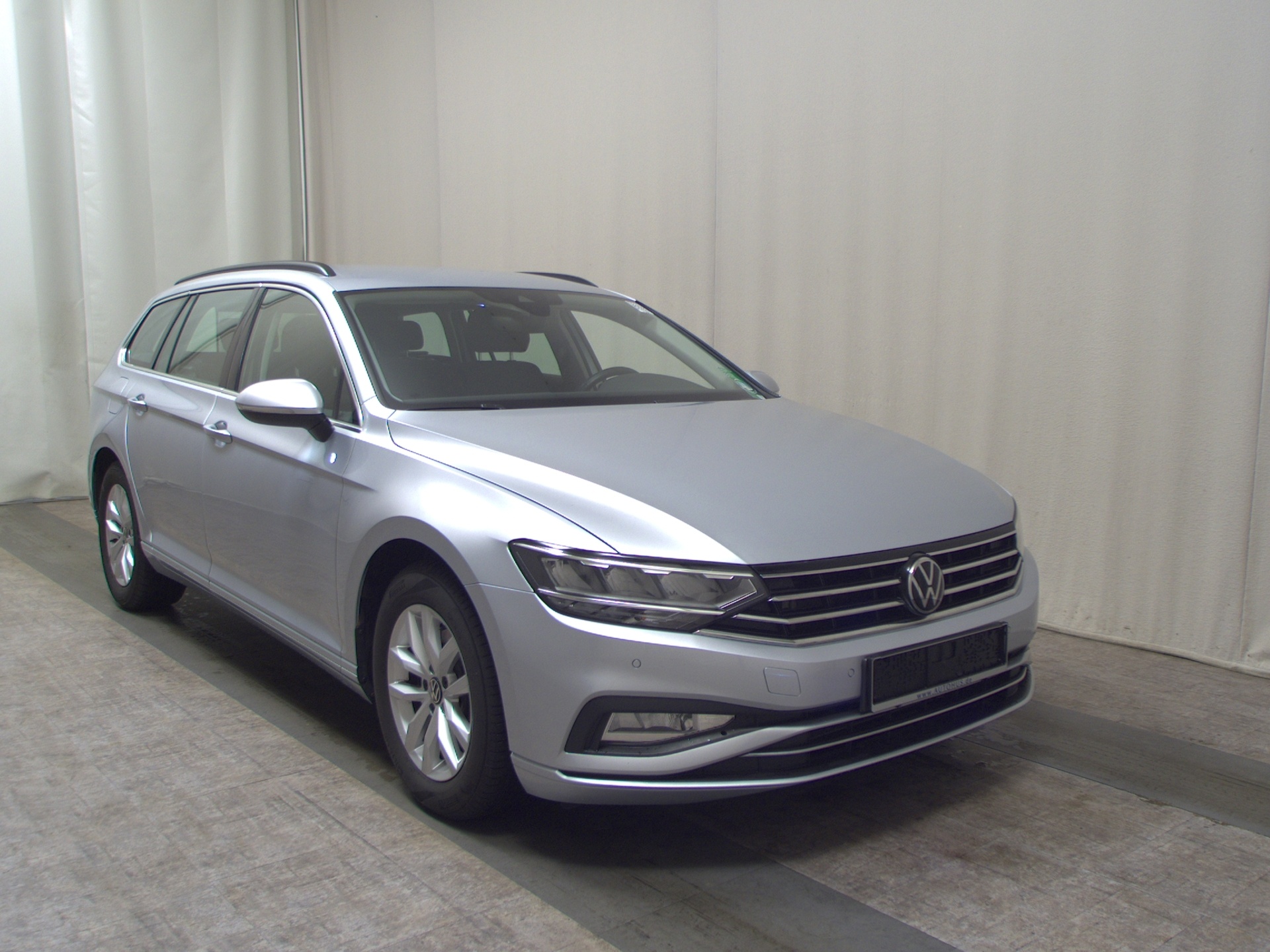 Volkswagen Passat Var. 2.0 TDI Business Navi LED RFK ACC 3