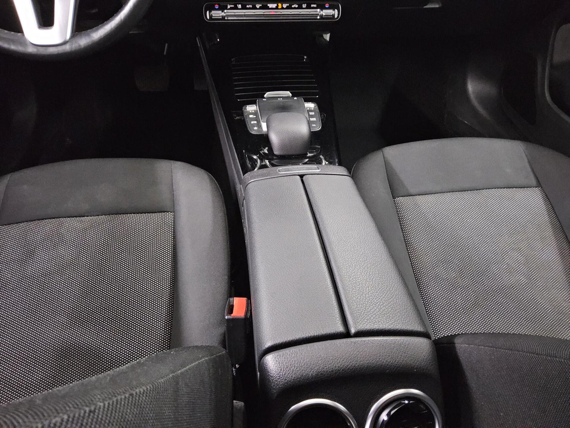 Mercedes-Benz CLA 180 SB d Navi MB-LED MBUX Pano 6