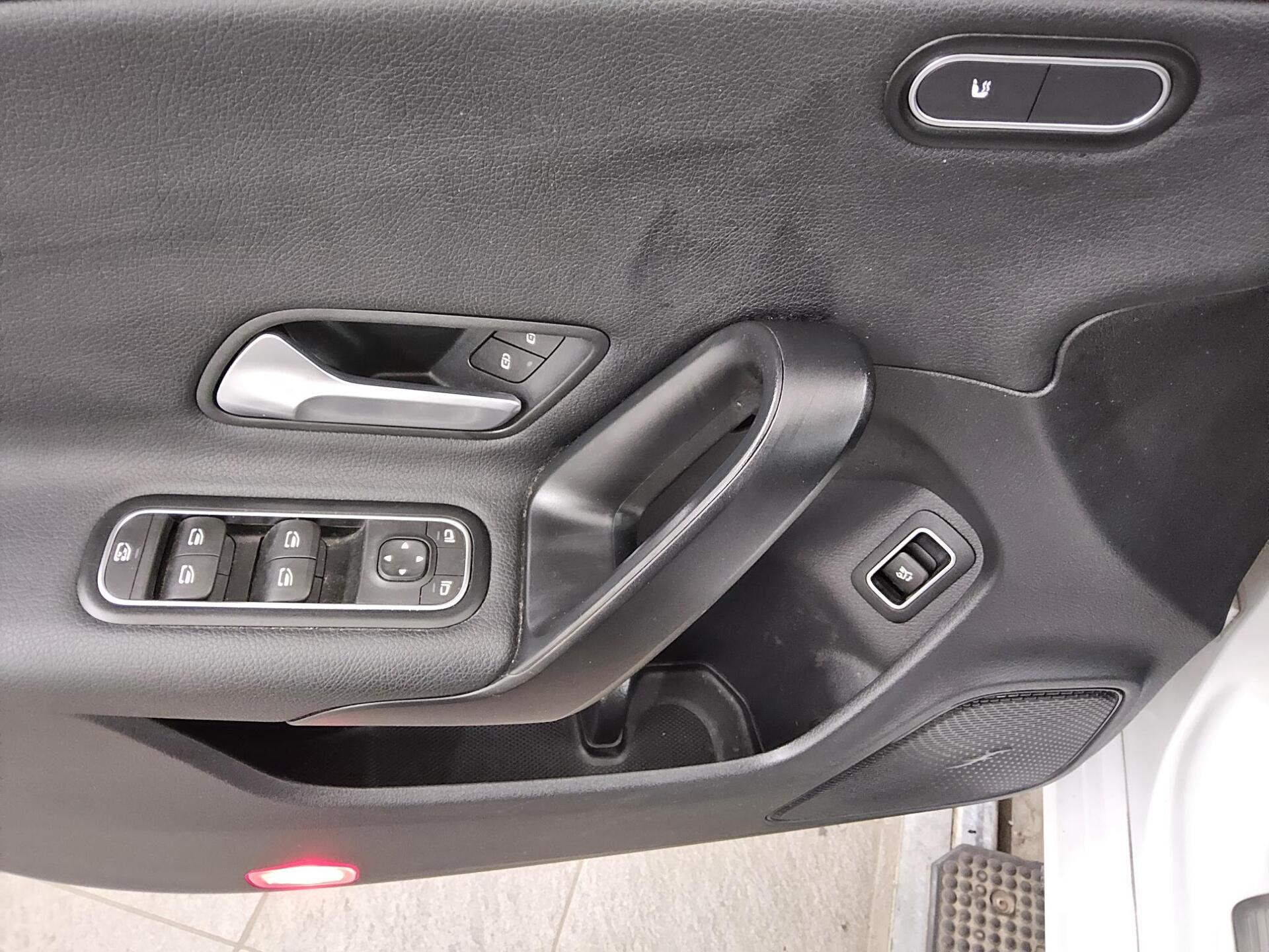 Mercedes-Benz CLA 180 SB d Navi MB-LED MBUX Pano 10