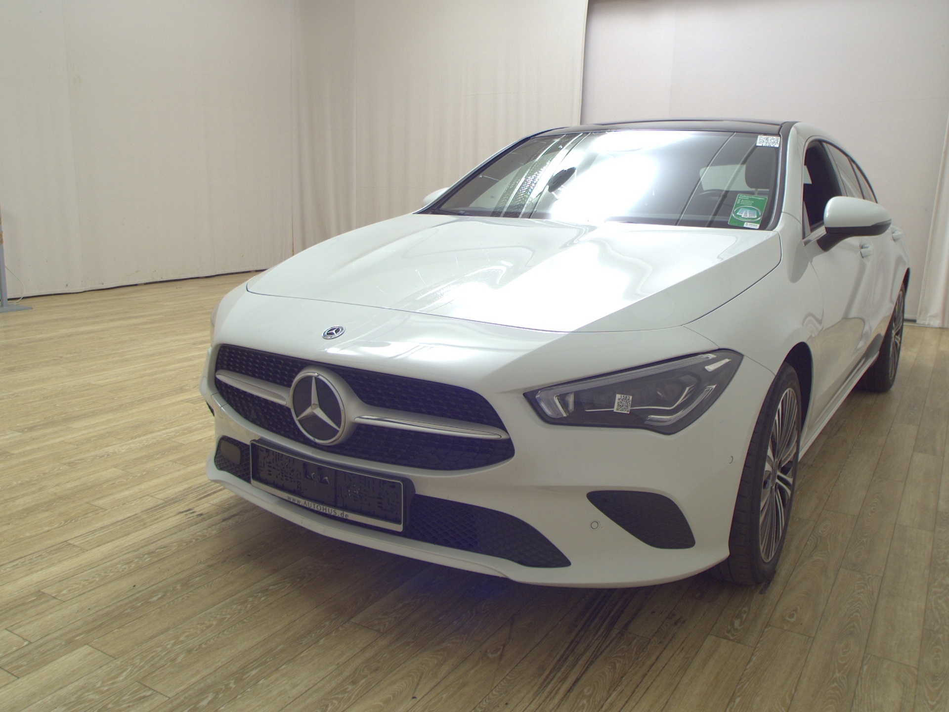 Mercedes-Benz CLA 180 SB d Navi MB-LED MBUX Pano 2