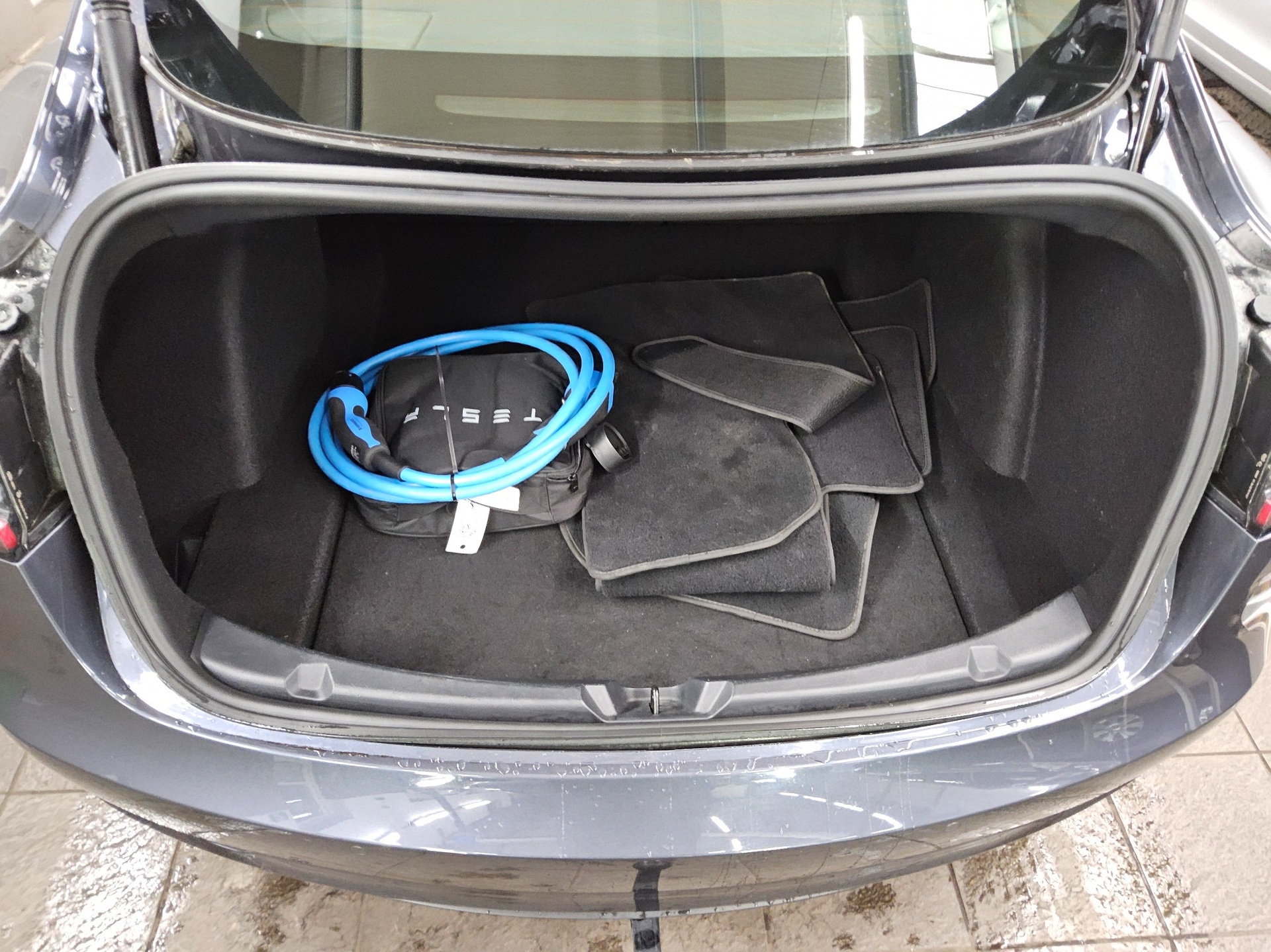 Tesla Model 3 Long Range AWD Navi LED Pano Leder AHK 11