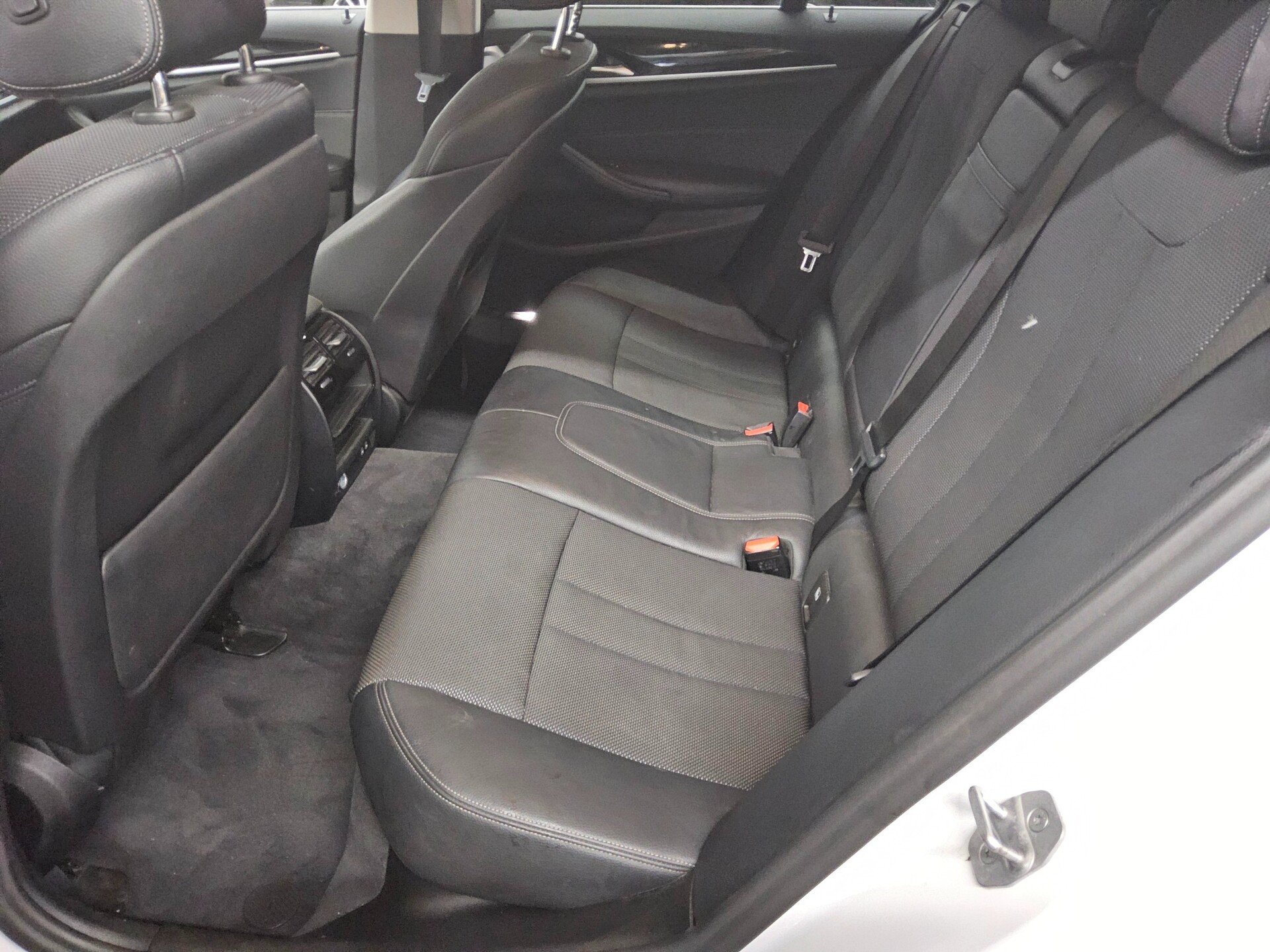 BMW 520dA Touring Sport-Line T-Leder Navi LED LC Pro 13