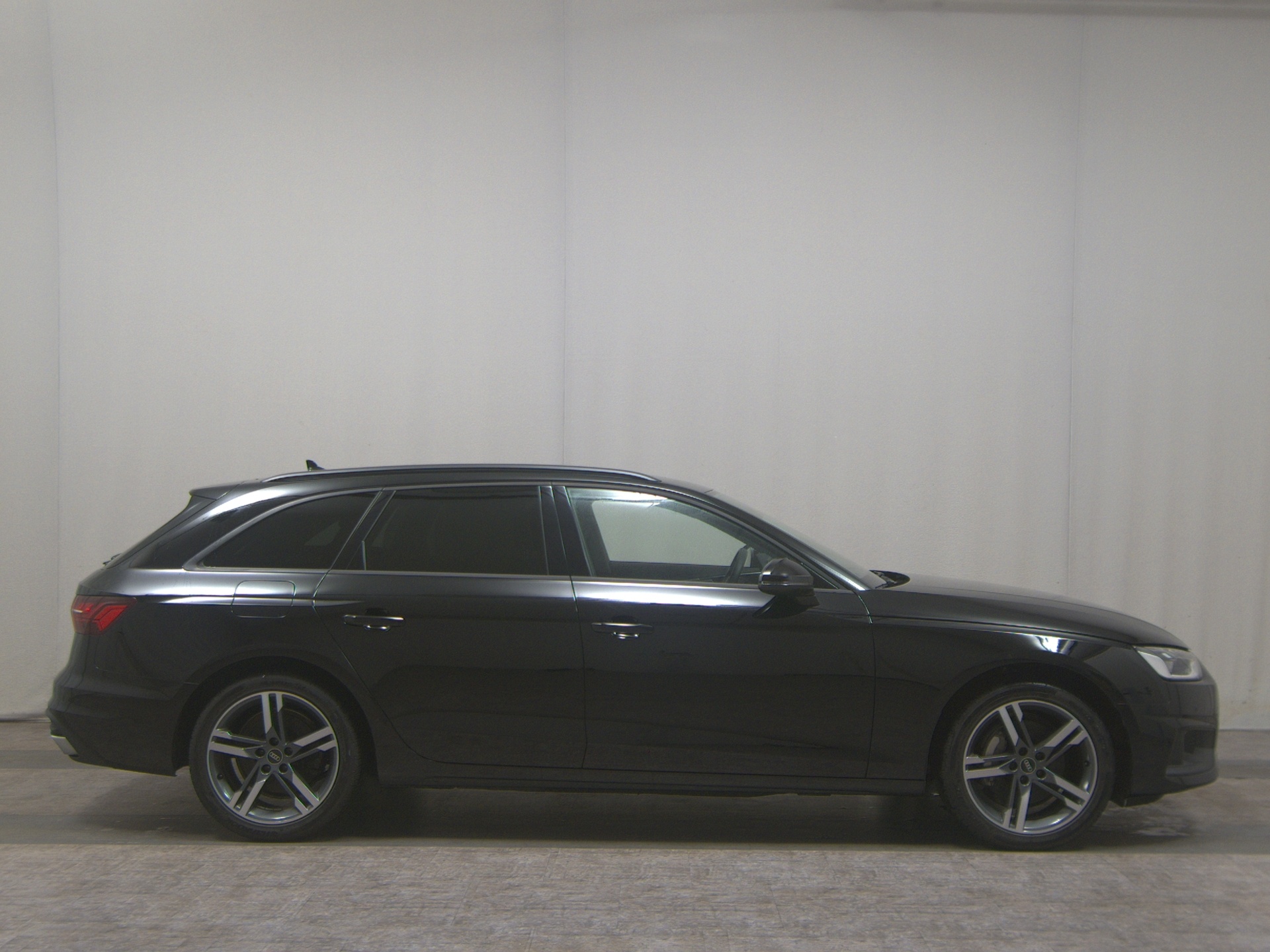 Audi A4 Avant 40 TFSI Navi HuD LED Sound