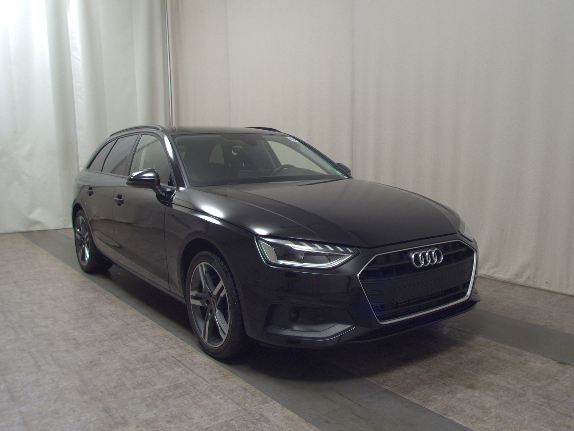 Audi A4 Avant 40 TFSI Navi HuD LED Sound 3