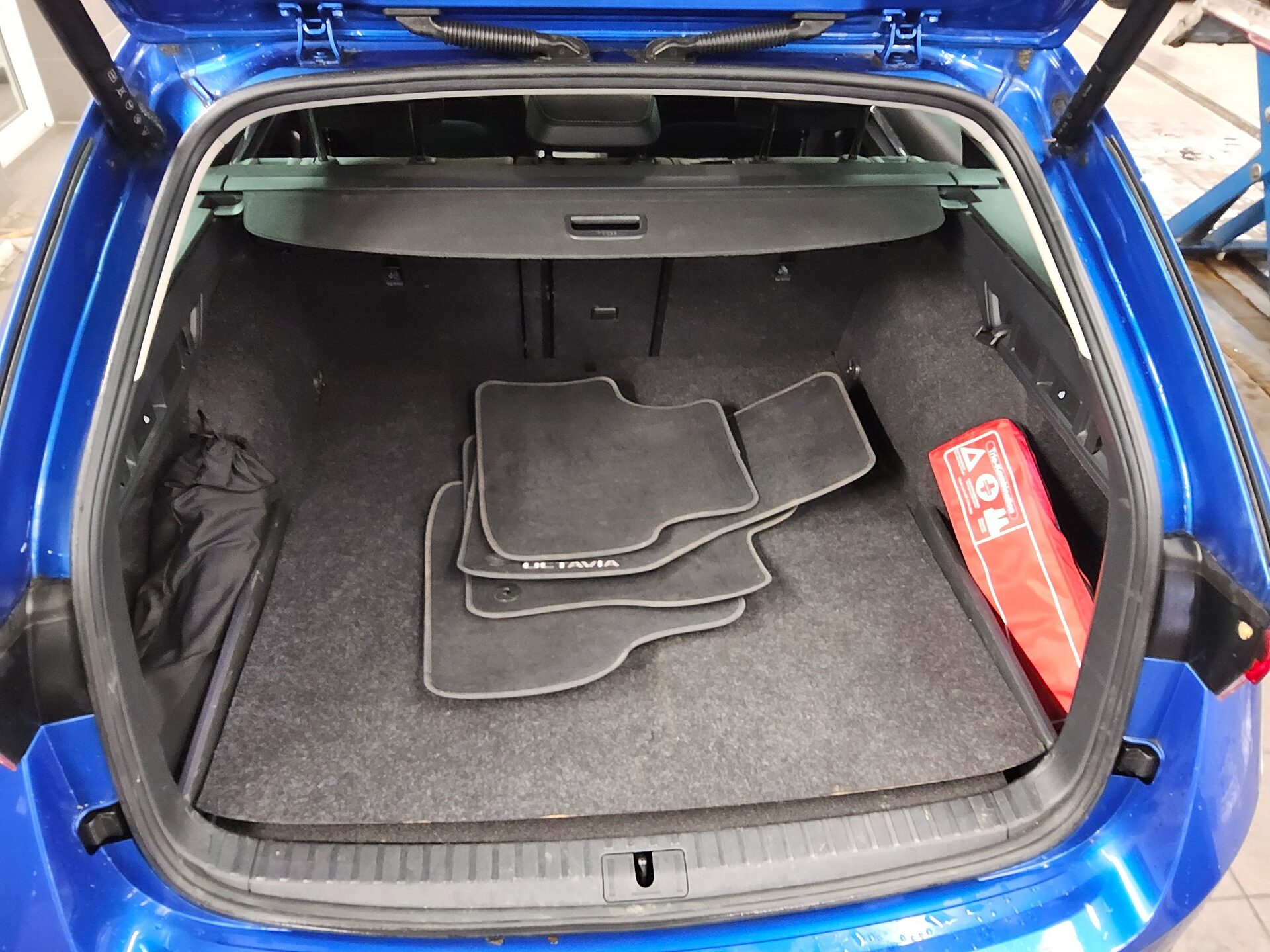 Skoda Octavia Kombi 1.4 TSI iV Style Navi LED HuD Pano 12
