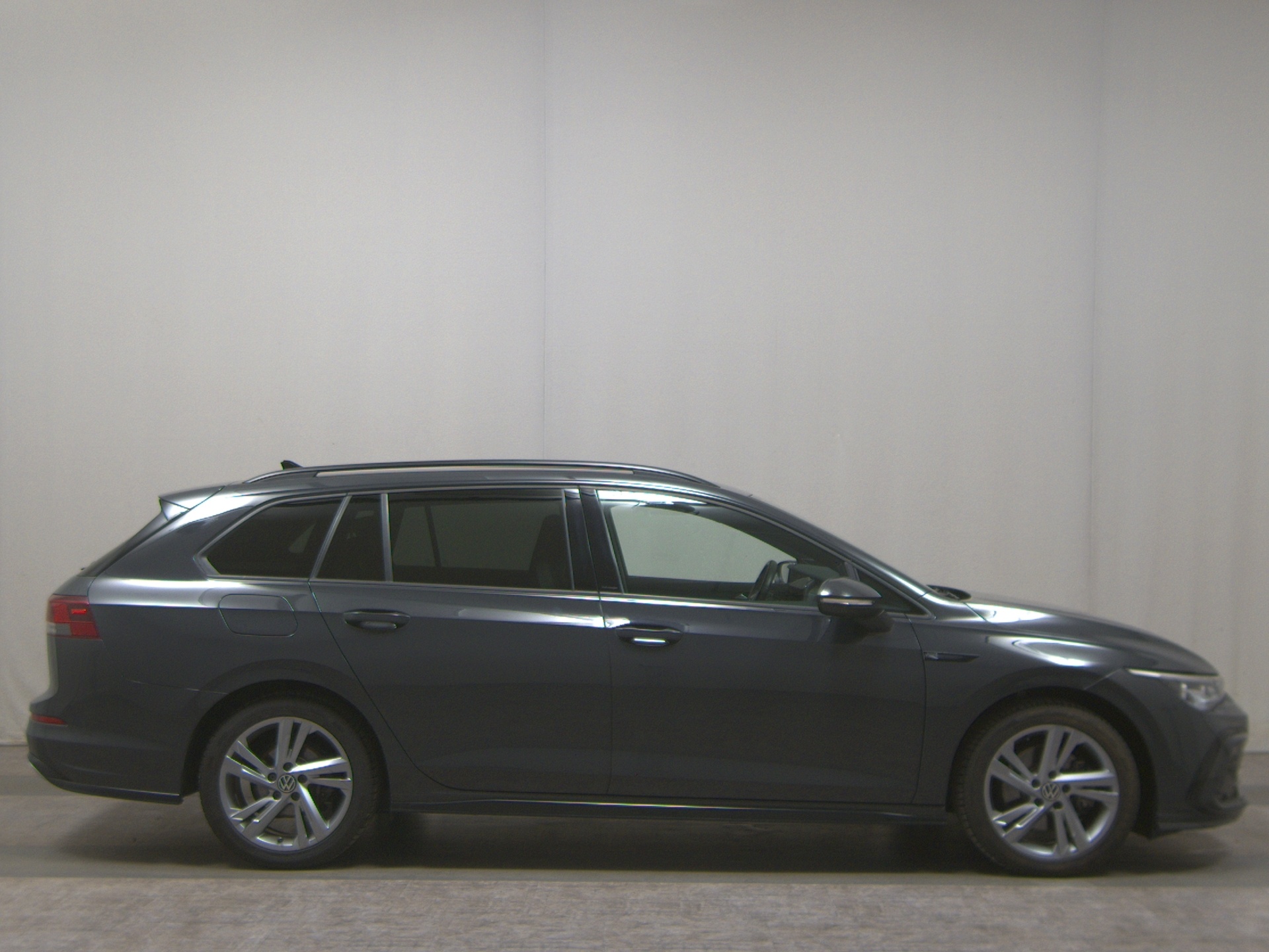 Volkswagen Golf Var. 2.0 TDI R-Line NAVI LED SPORTSITZE SHZ PDC