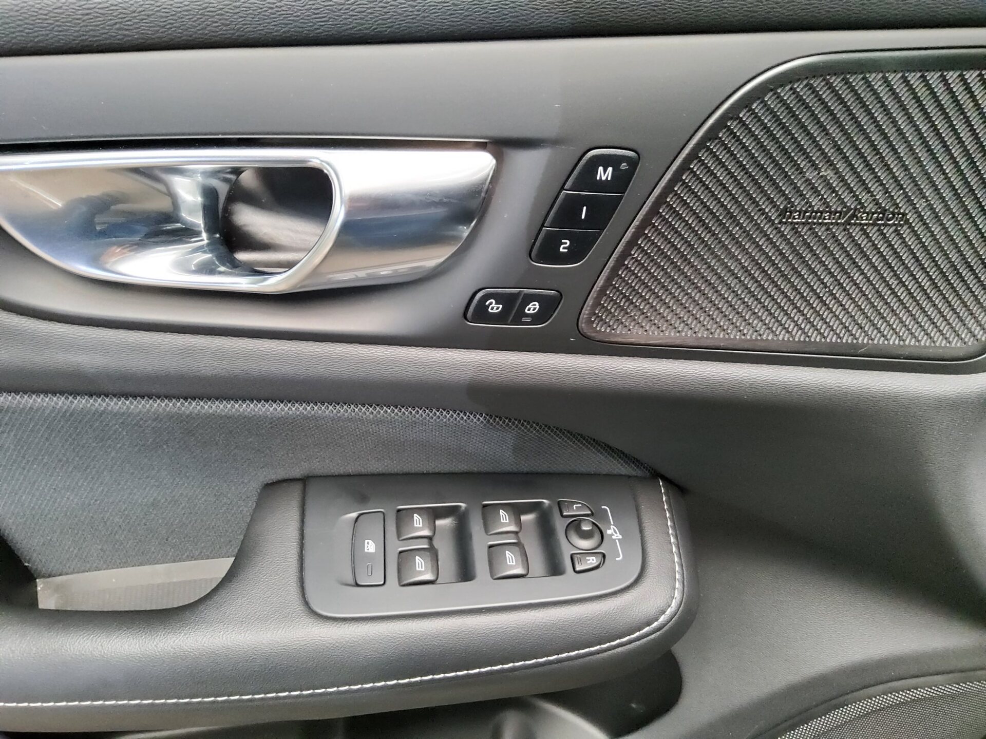 Volvo V60 T6 R-Design Leder Navi LED 10