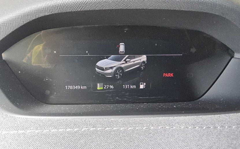 Skoda Enyaq iV 80 Loft NAVI LED SHZ AHK PDC 6