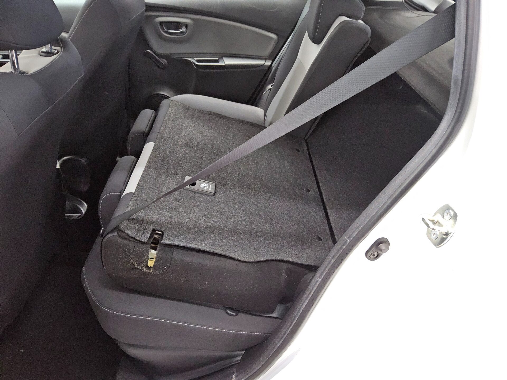 Toyota Yaris 1.5 Navi 12