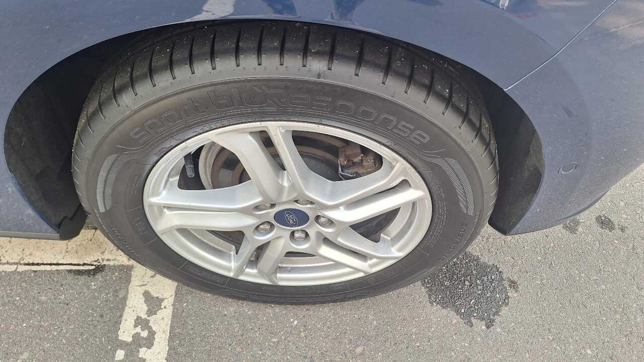 Ford Focus 1.5 EB Cool&Connect Navi LED RFK ACC SHZ 12