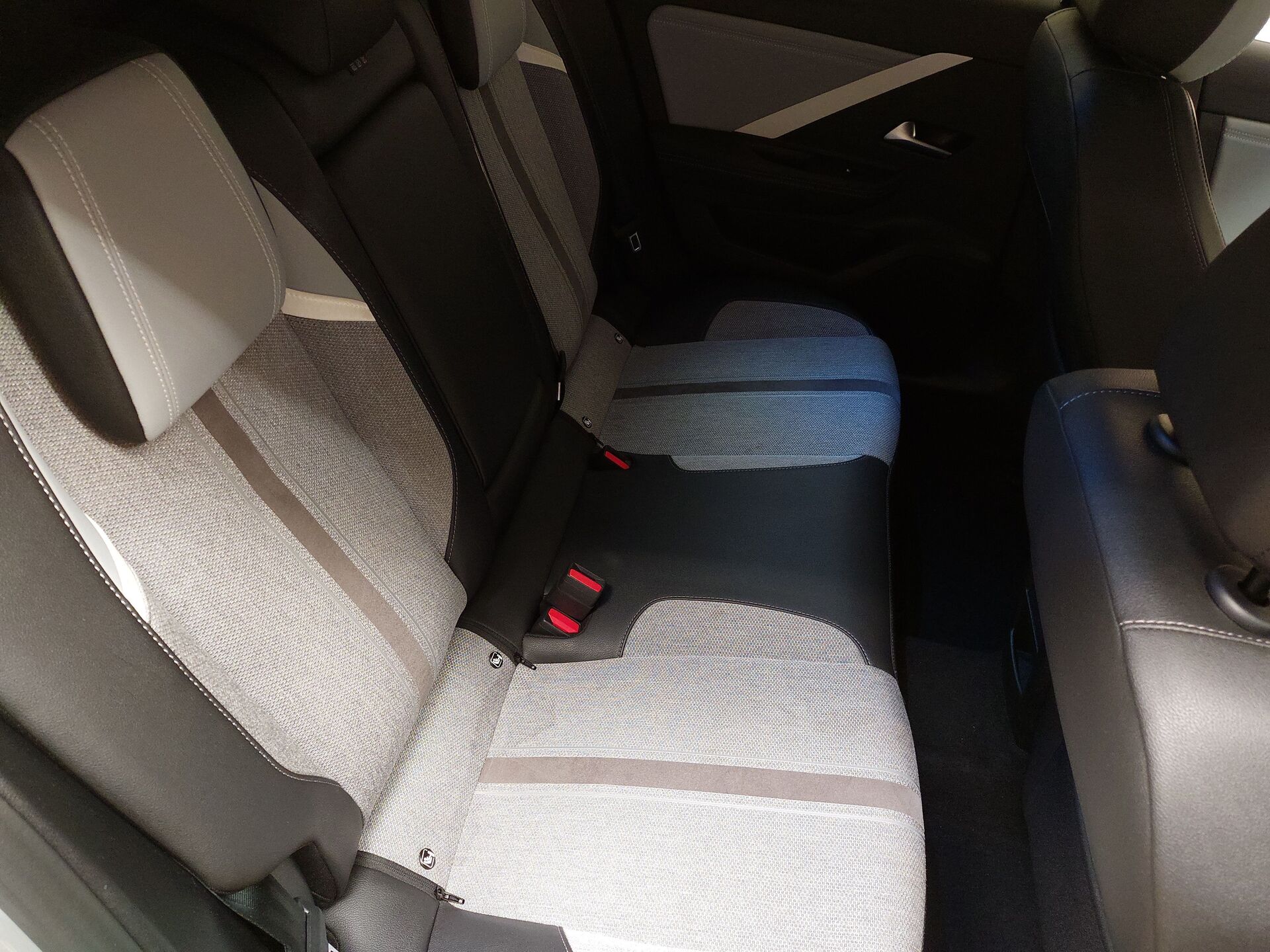 Opel Astra ST 1.5 D Elegance NAVI LED SHZ PDC KAMERA 13