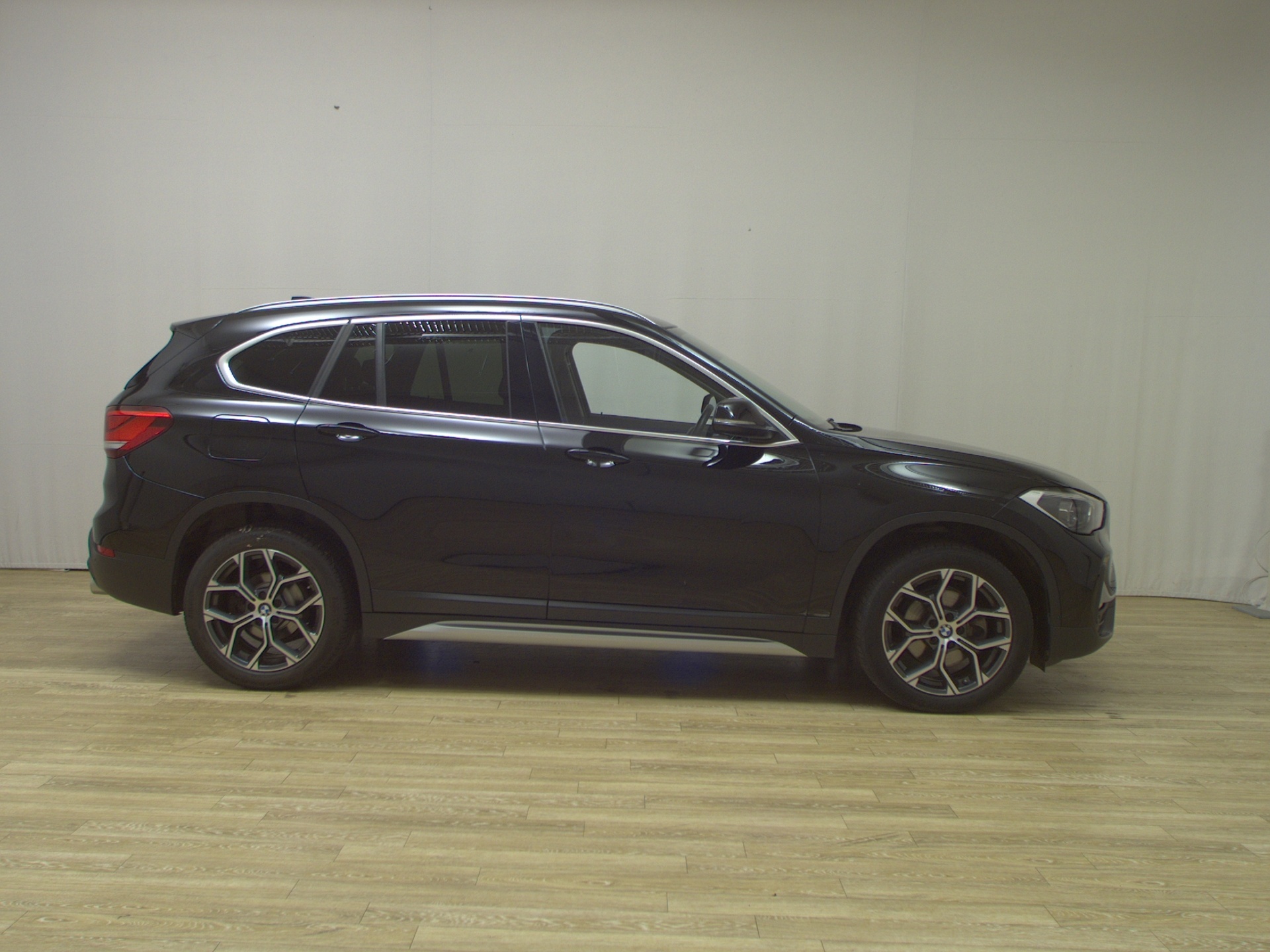 BMW X1 sDrive18d X-Line Navi LED T-Leder HiFi RFK SHZ