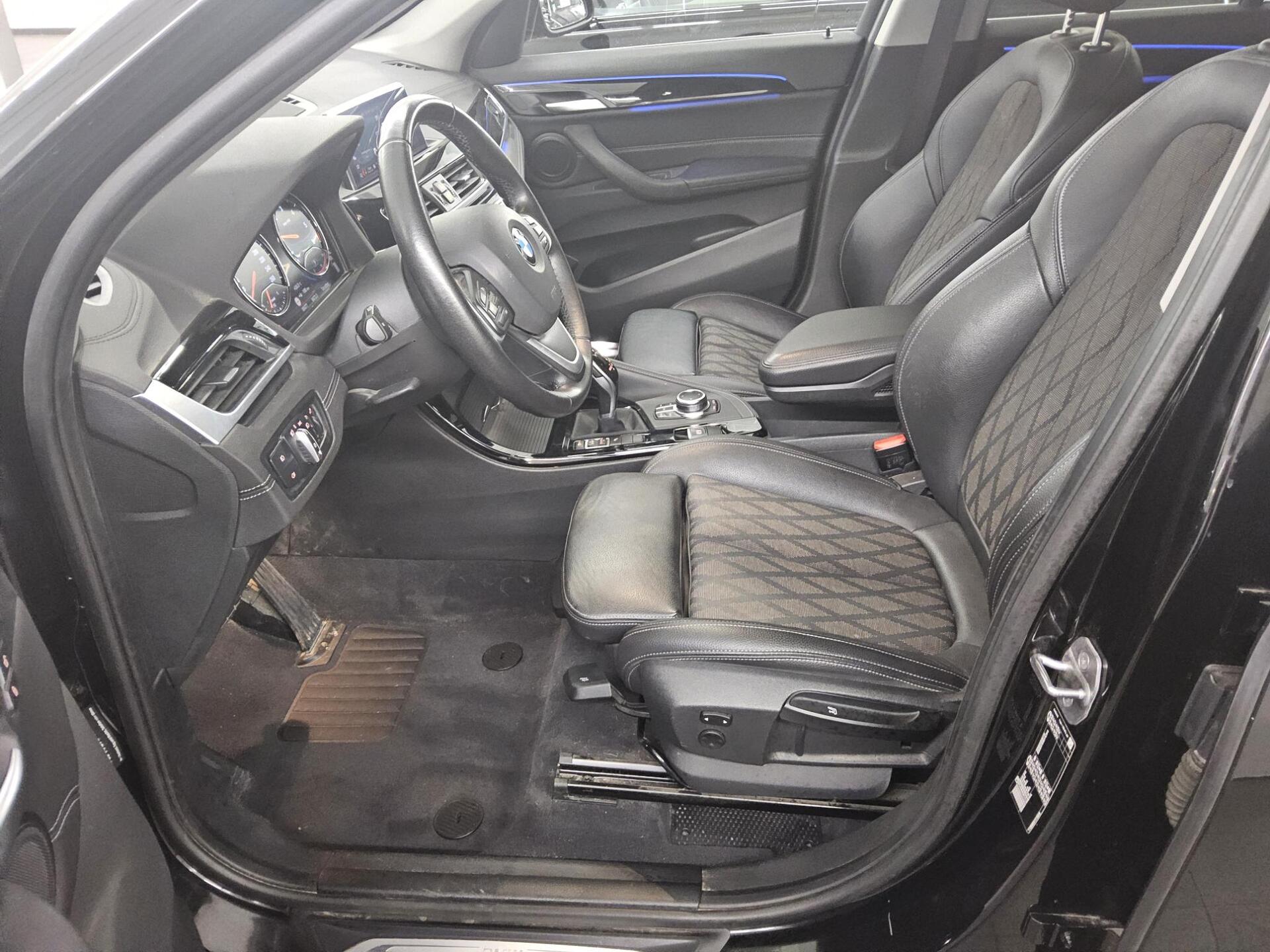 BMW X1 sDrive18d X-Line Navi LED T-Leder HiFi RFK SHZ 8