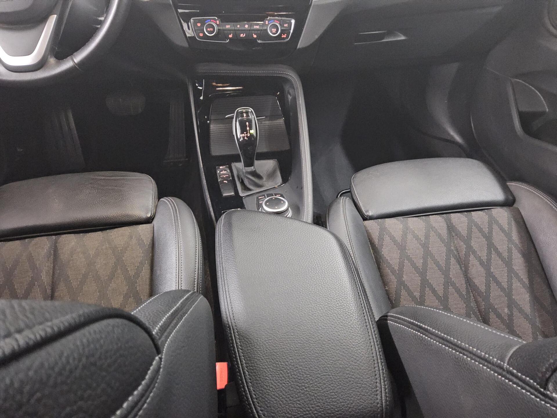 BMW X1 sDrive18d X-Line Navi LED T-Leder HiFi RFK SHZ 6