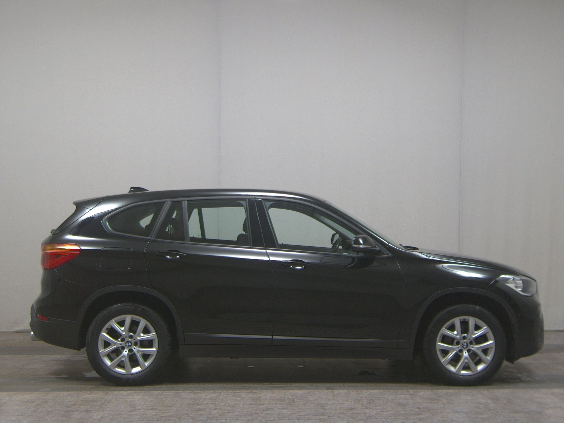 BMW X1 sDrive18d Advantage Navi HuD AHK RfK PDC Shz