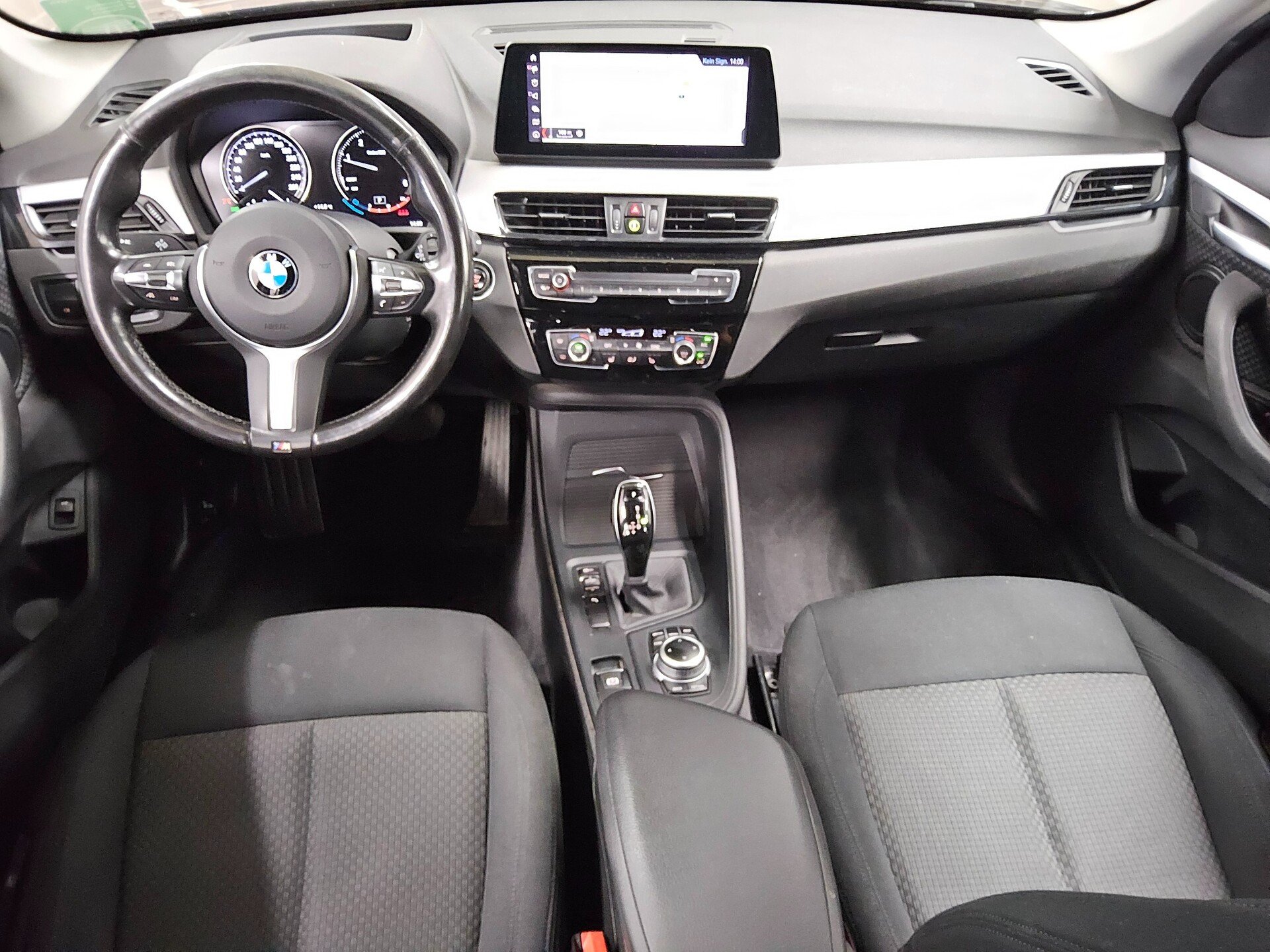 BMW X1 sDrive18d Advantage Navi HuD AHK RfK PDC Shz 5