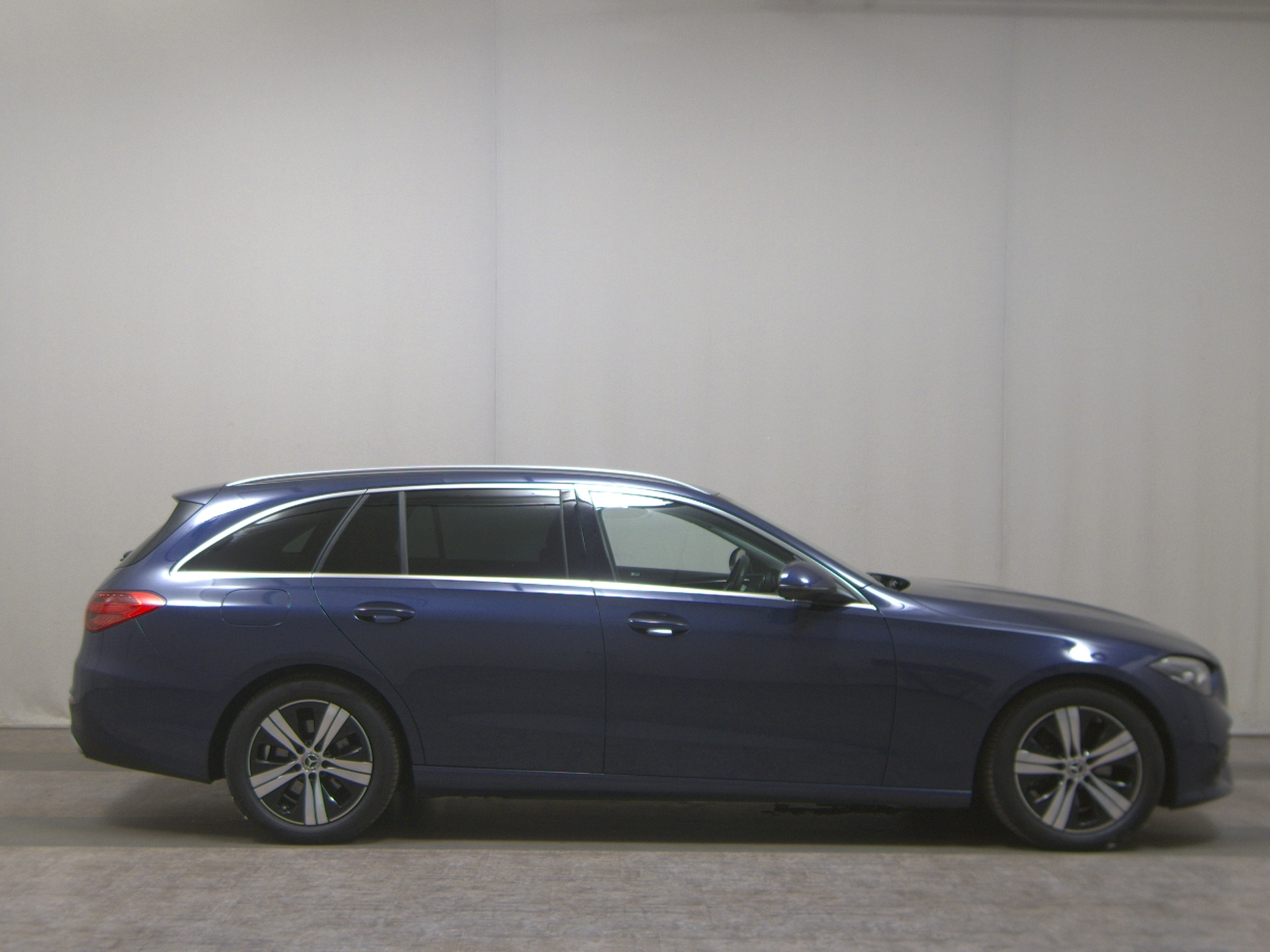 Mercedes-Benz C 220 T Avantgarde T-LEDER NAVI KLIMAAUT LED SHZ