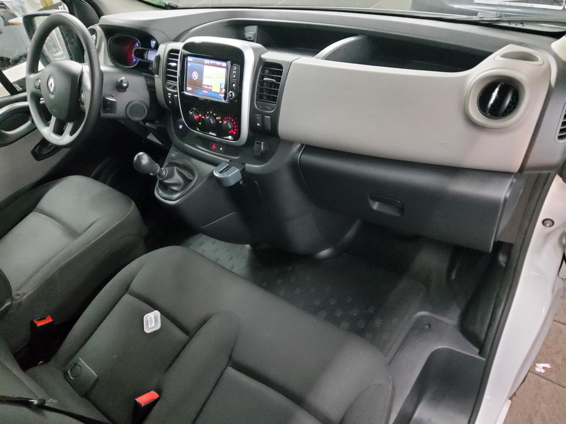 Renault Trafic L2H1 1.6 dCi Regalsystem Navi StHzg PDC 5