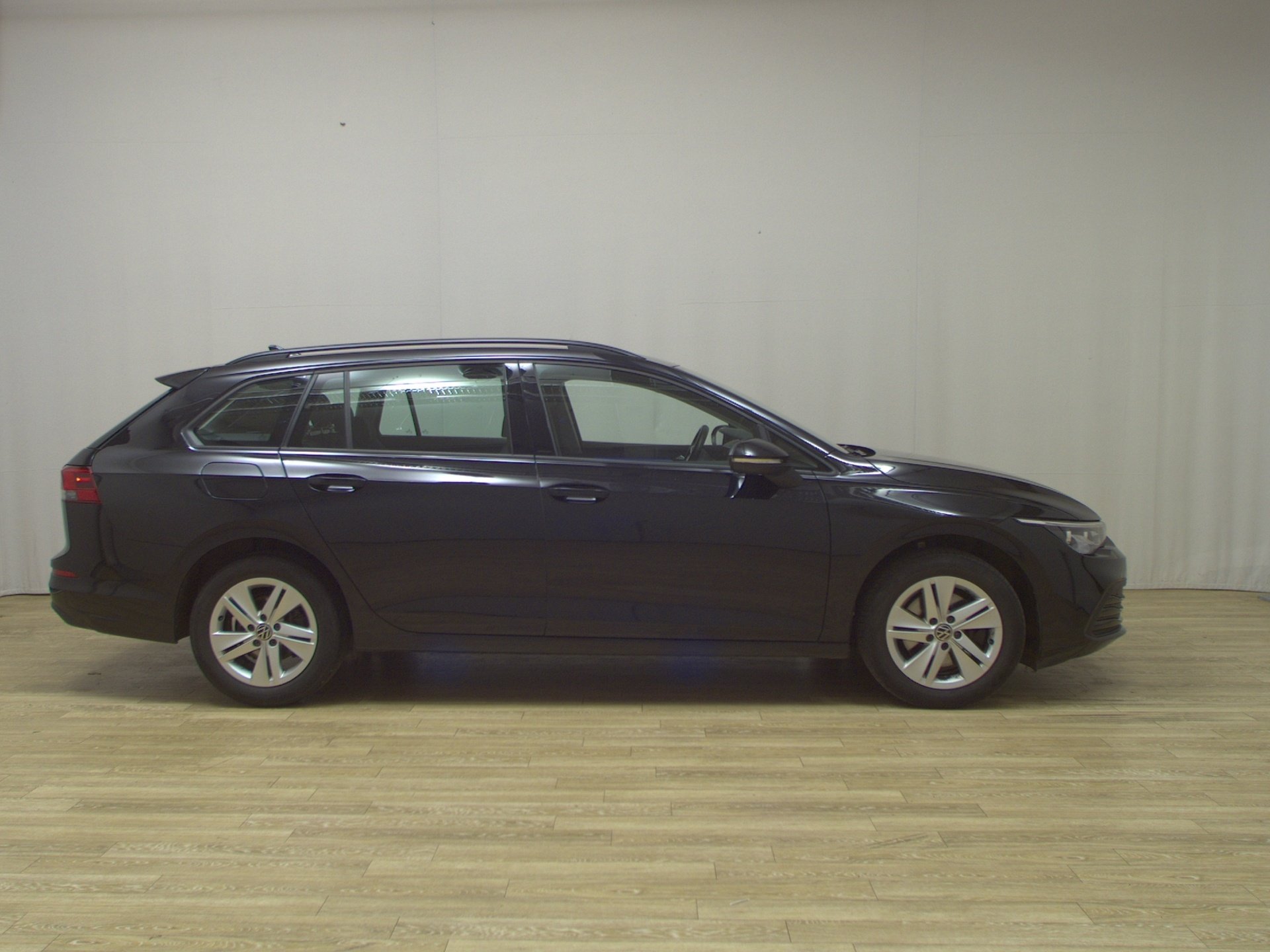 Volkswagen Golf-8 Var. 2.0 TDI Life Navi LED+ DC ACC Shz