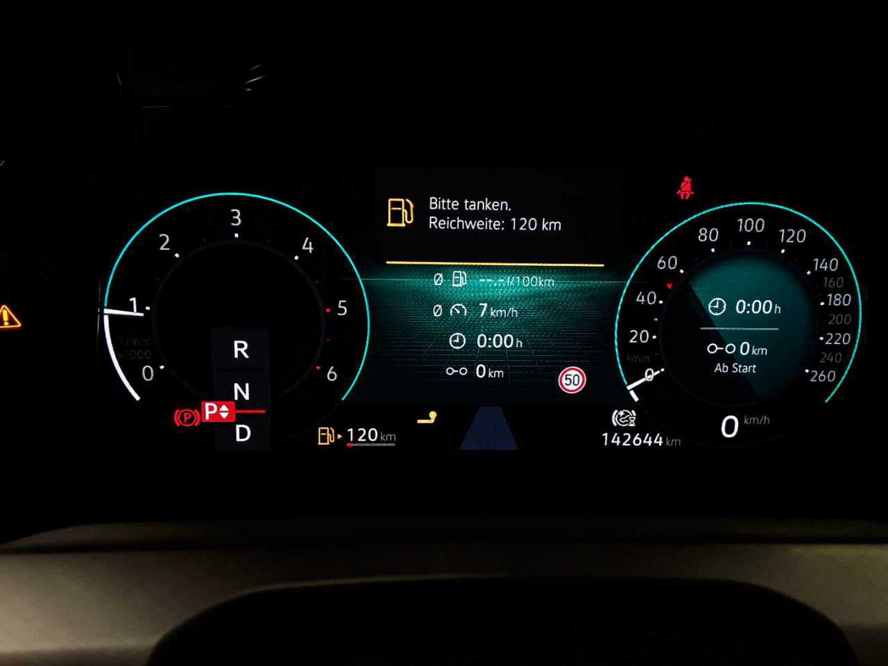 Volkswagen Golf-8 Var. 2.0 TDI Life NAVI LED AID SHZ PDC 9