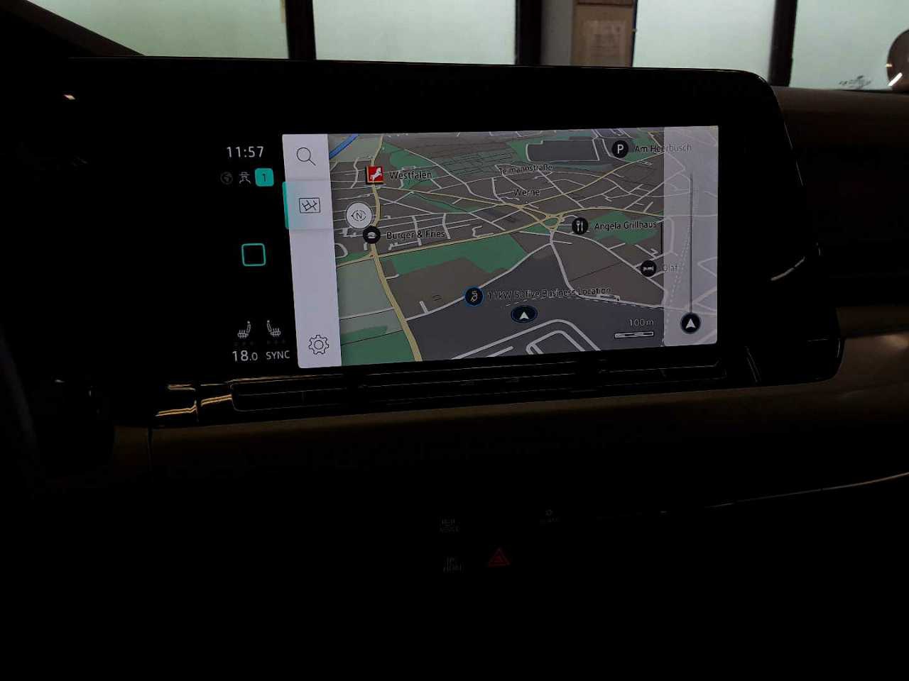 Volkswagen Golf-8 Var. 2.0 TDI Life NAVI LED AID SHZ PDC 11