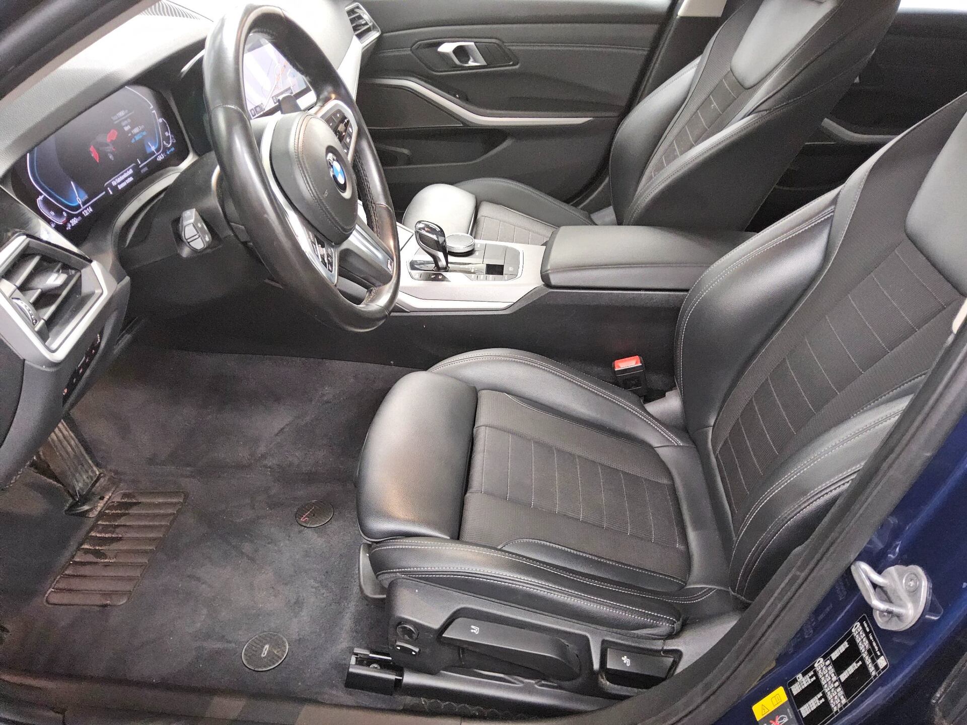 BMW 330e Touring Advantage T-Leder Navi LED LC-Prof 9