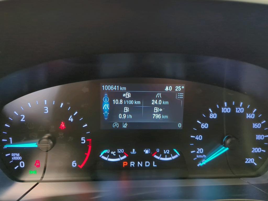 Ford Kuga 2.0 EB Cool&Connect NAVI SHZ PDC AHK 7