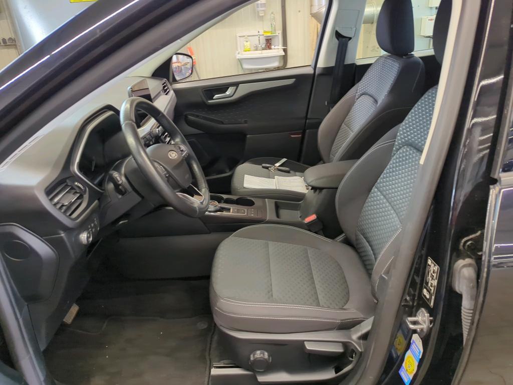 Ford Kuga 2.0 EB Cool&Connect NAVI SHZ PDC AHK 6
