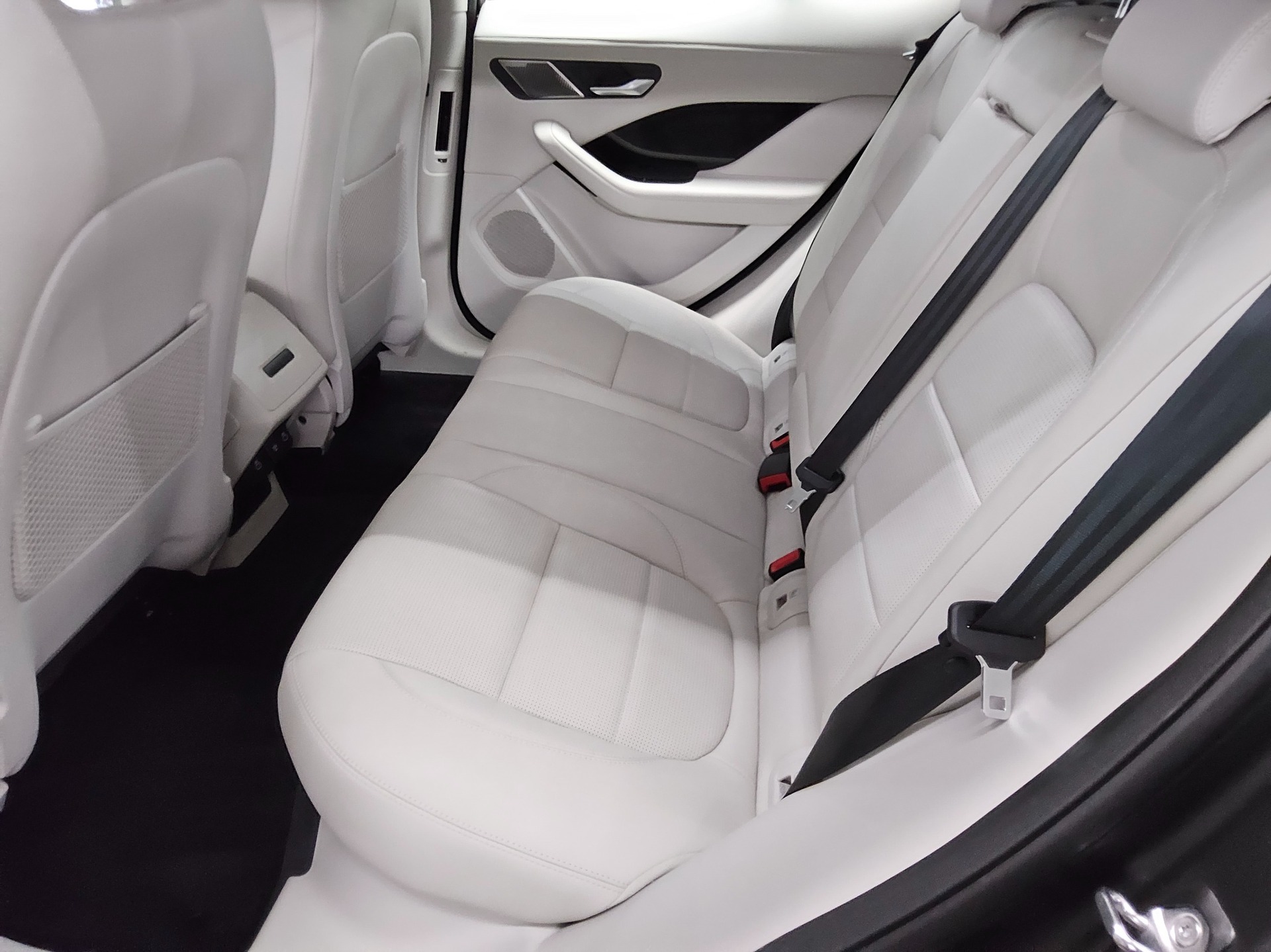 Jaguar I-Pace EV400 AWD Leder Navi LED Pano Meridian HuD 13
