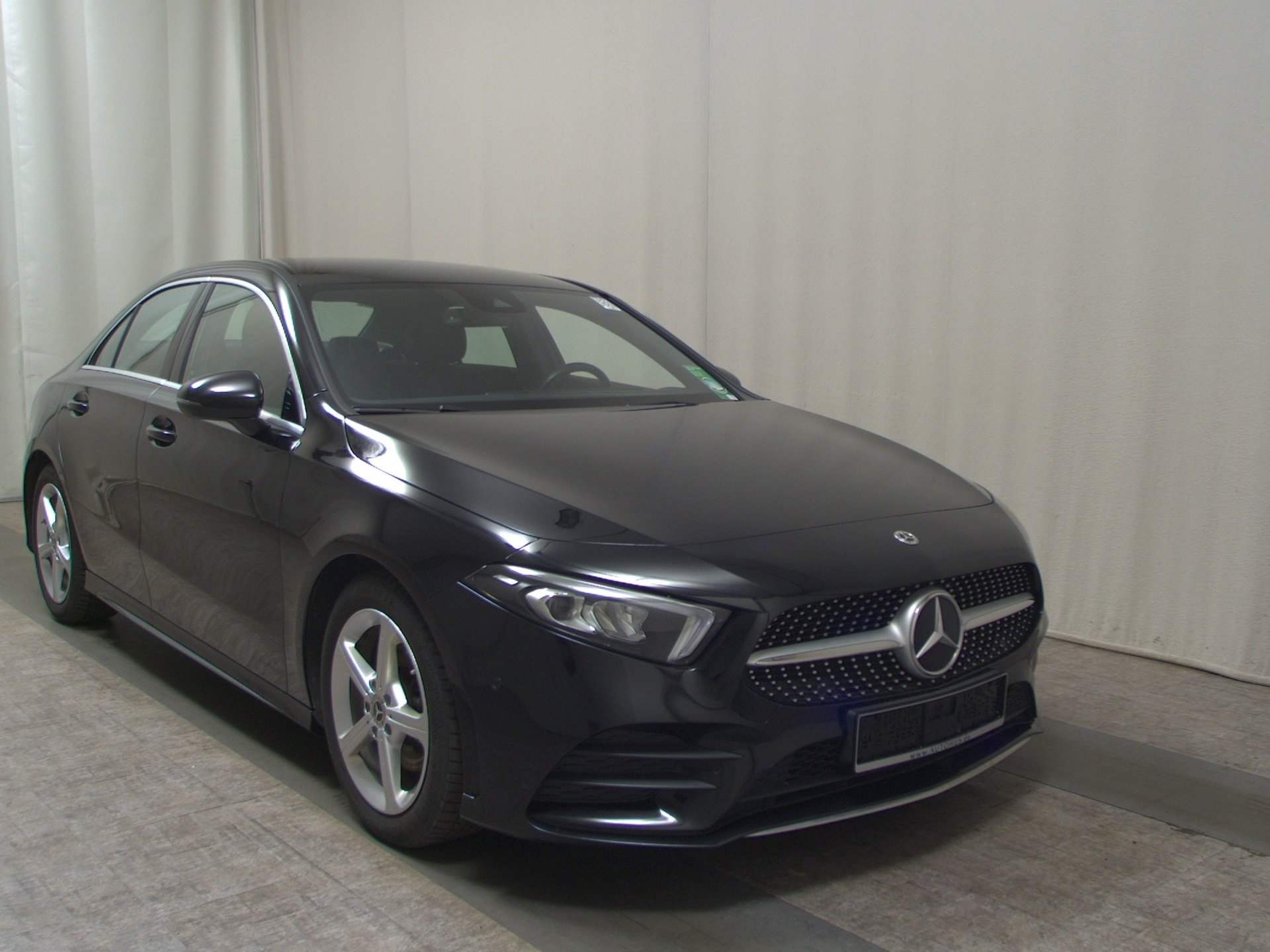 Mercedes-Benz A 200 d AMG-Line T-Leder Navi LED 3